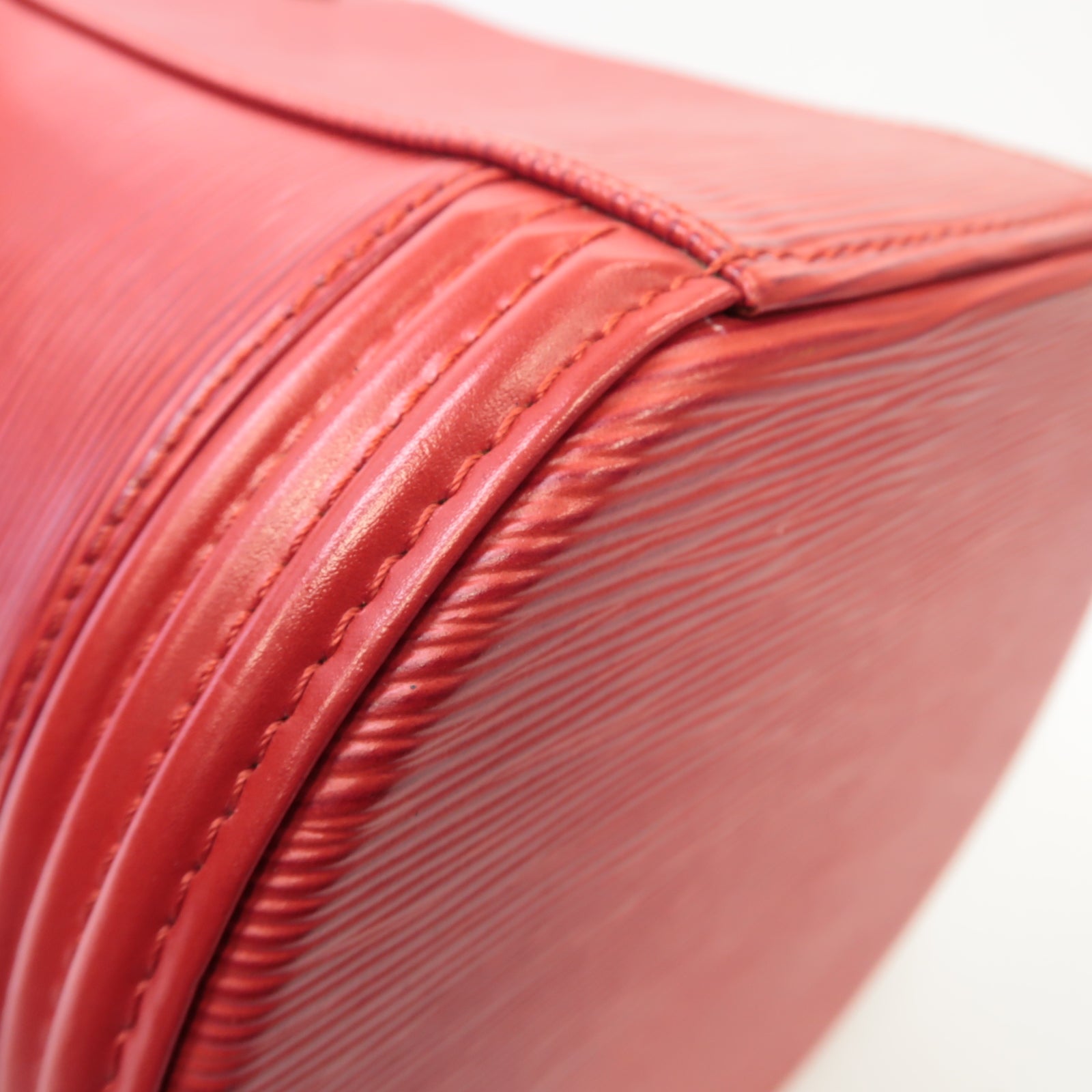 LOUIS VUITTON Epi Cannes金扣手挽袋紅色