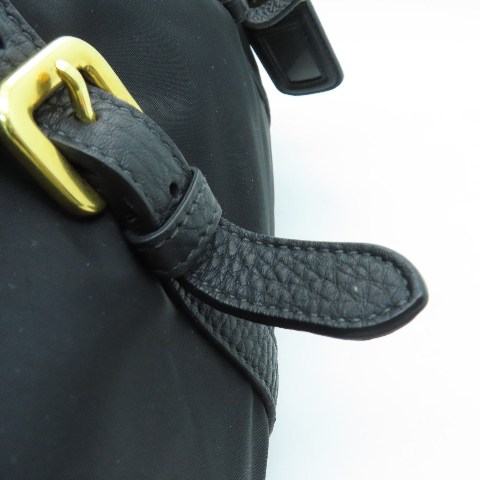 PRADA 尼龙Handbag金扣手挽袋黑色