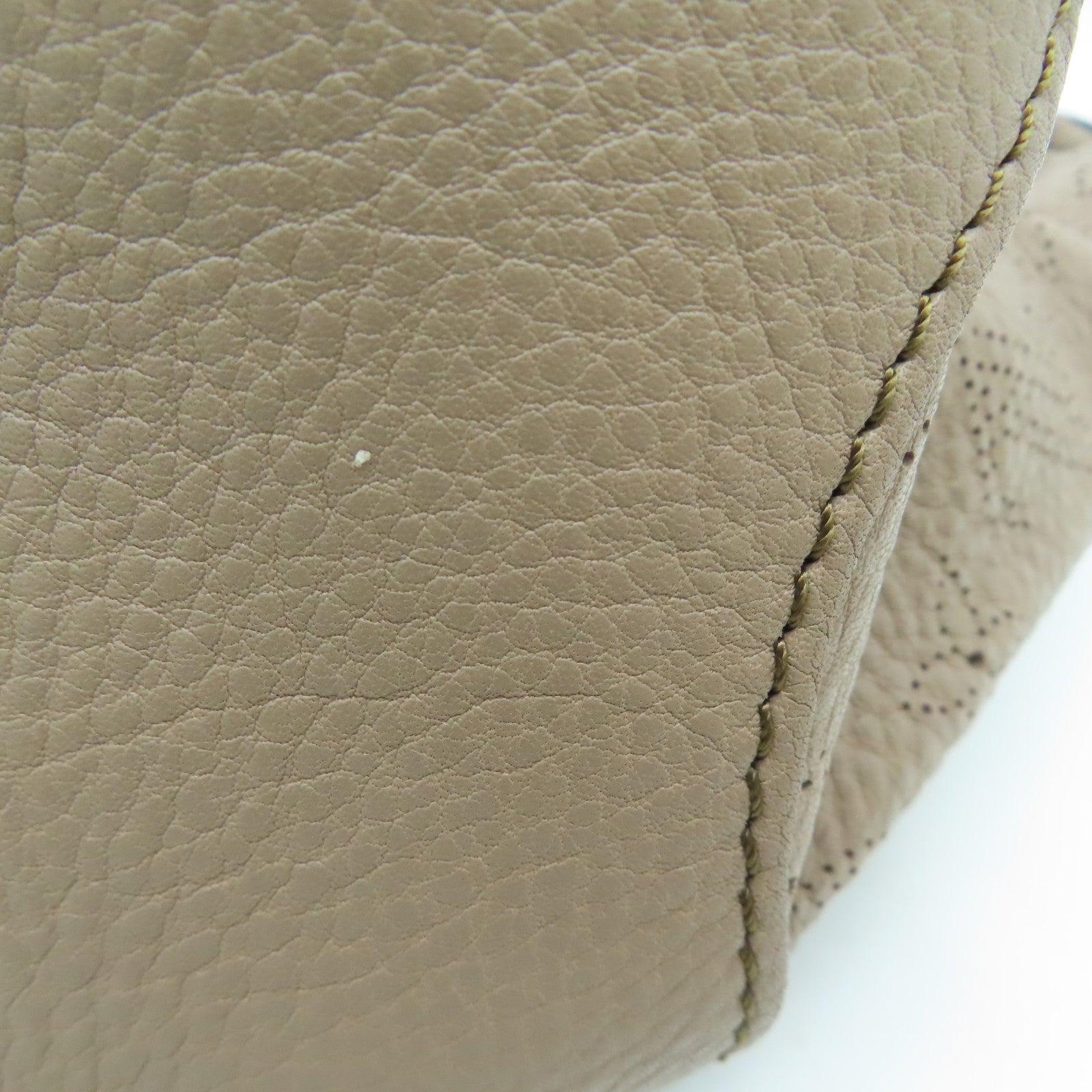 LOUIS VUITTON Mahina Solar PM Shoulder Bag金扣肩背袋杏色