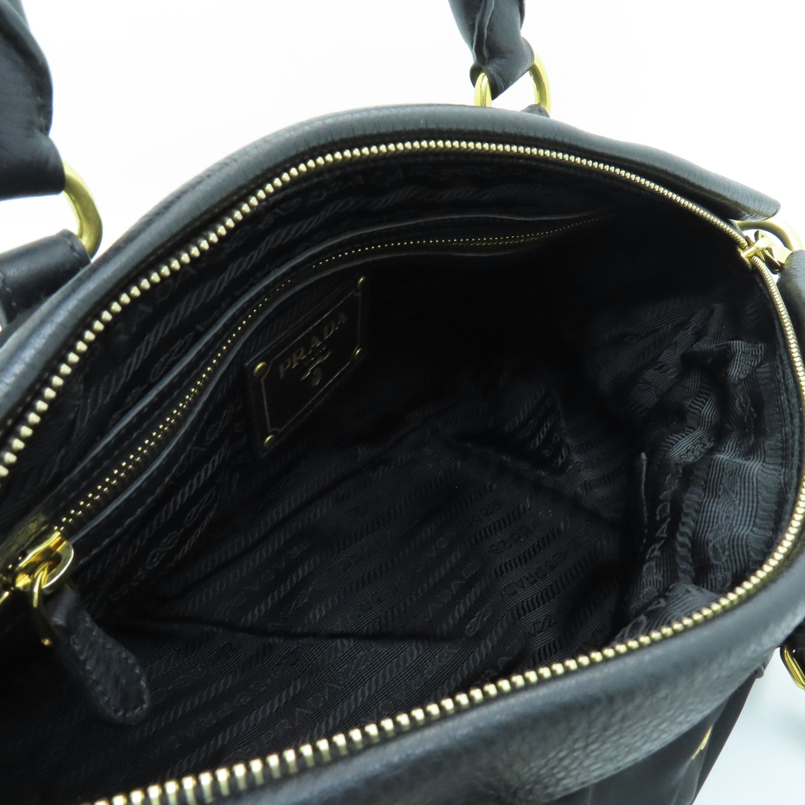 PRADA 尼龙Handbag金扣手挽袋黑色