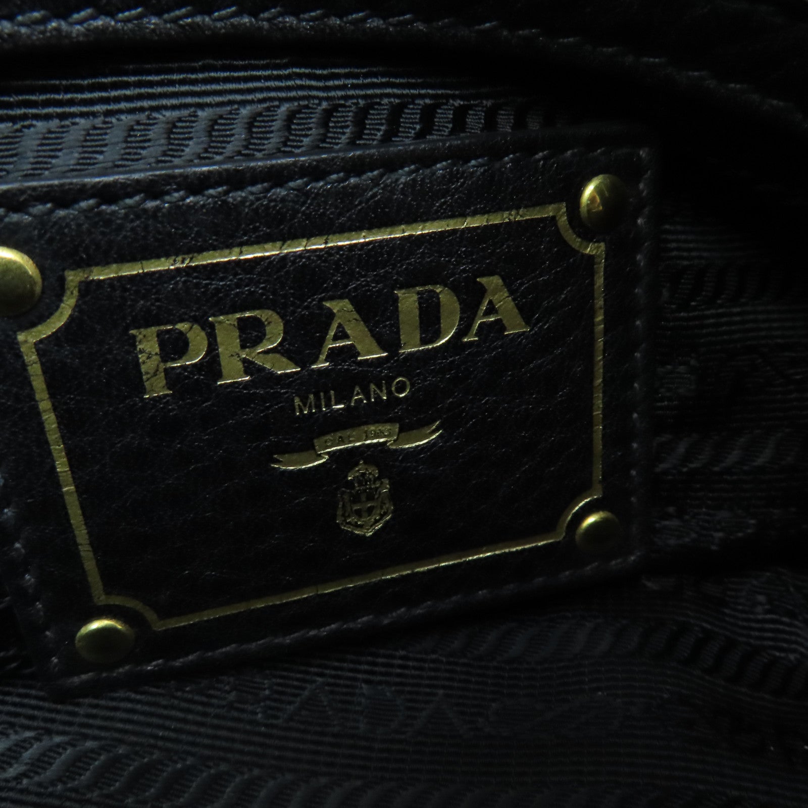 PRADA 尼龙Handbag金扣手挽袋黑色