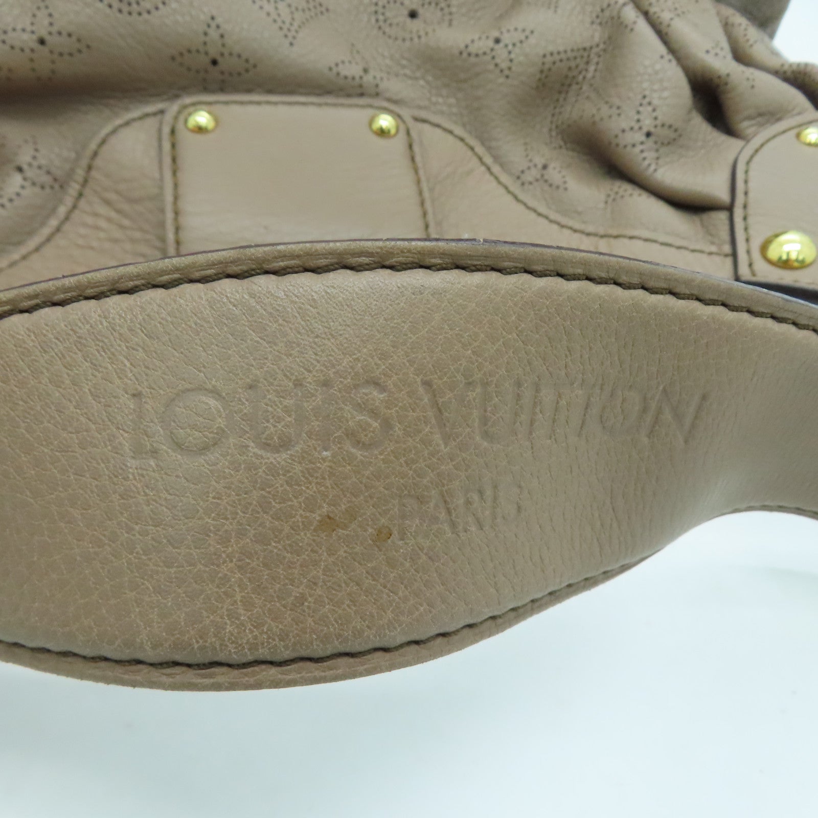 LOUIS VUITTON Mahina Solar PM Shoulder Bag金扣肩背袋杏色