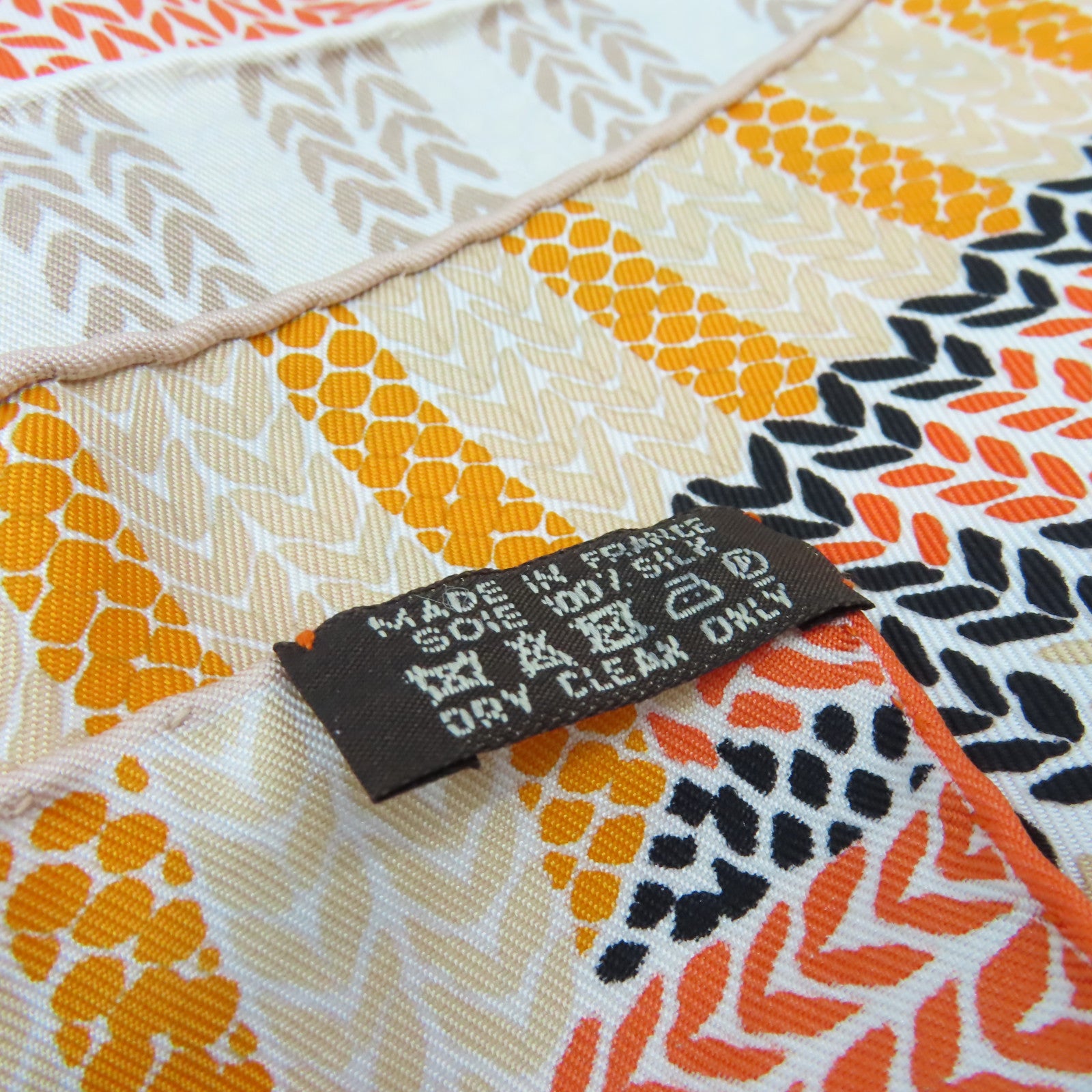 HERMES 【激減優惠】絲質Scarf 90x90絲巾橙色/杏色/黑色/彩色