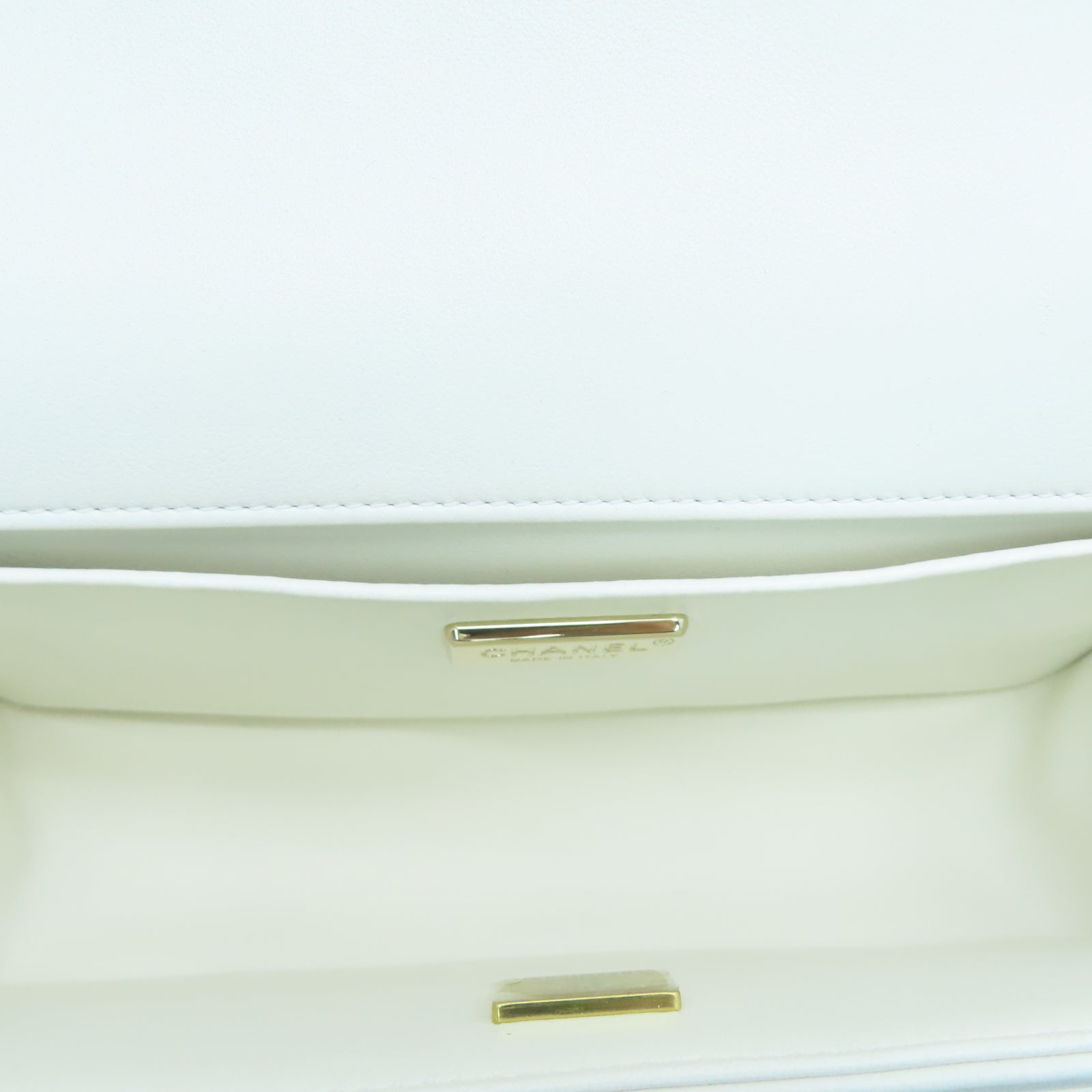 CHANEL rhombic cowhide leather Shoulder Bag gold buckle chain shoulder bag white