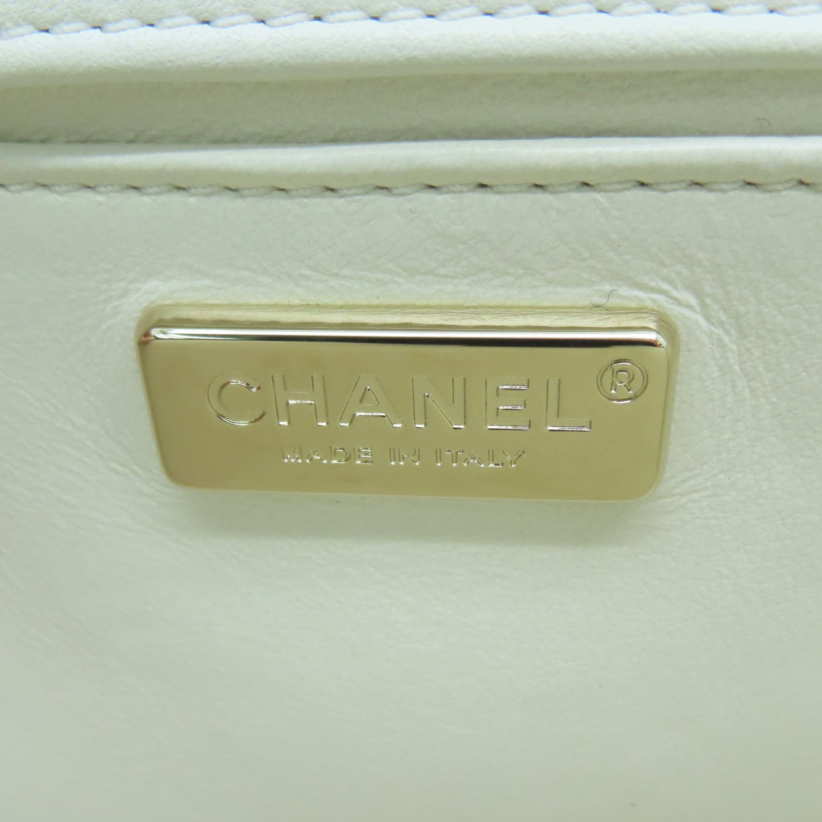CHANEL rhombic cowhide leather Shoulder Bag gold buckle chain shoulder bag white