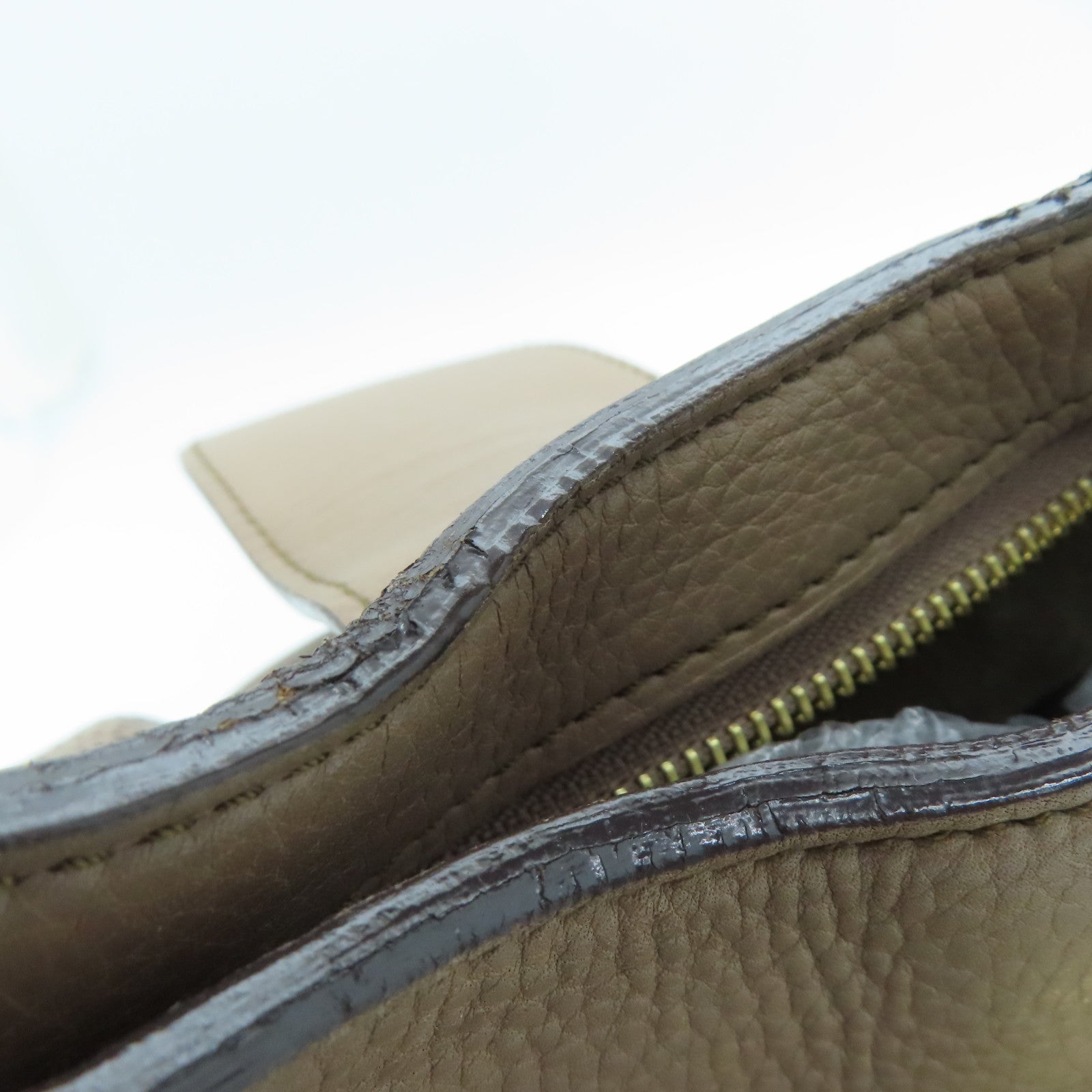 LOUIS VUITTON Mahina Solar PM Shoulder Bag金扣肩背袋杏色