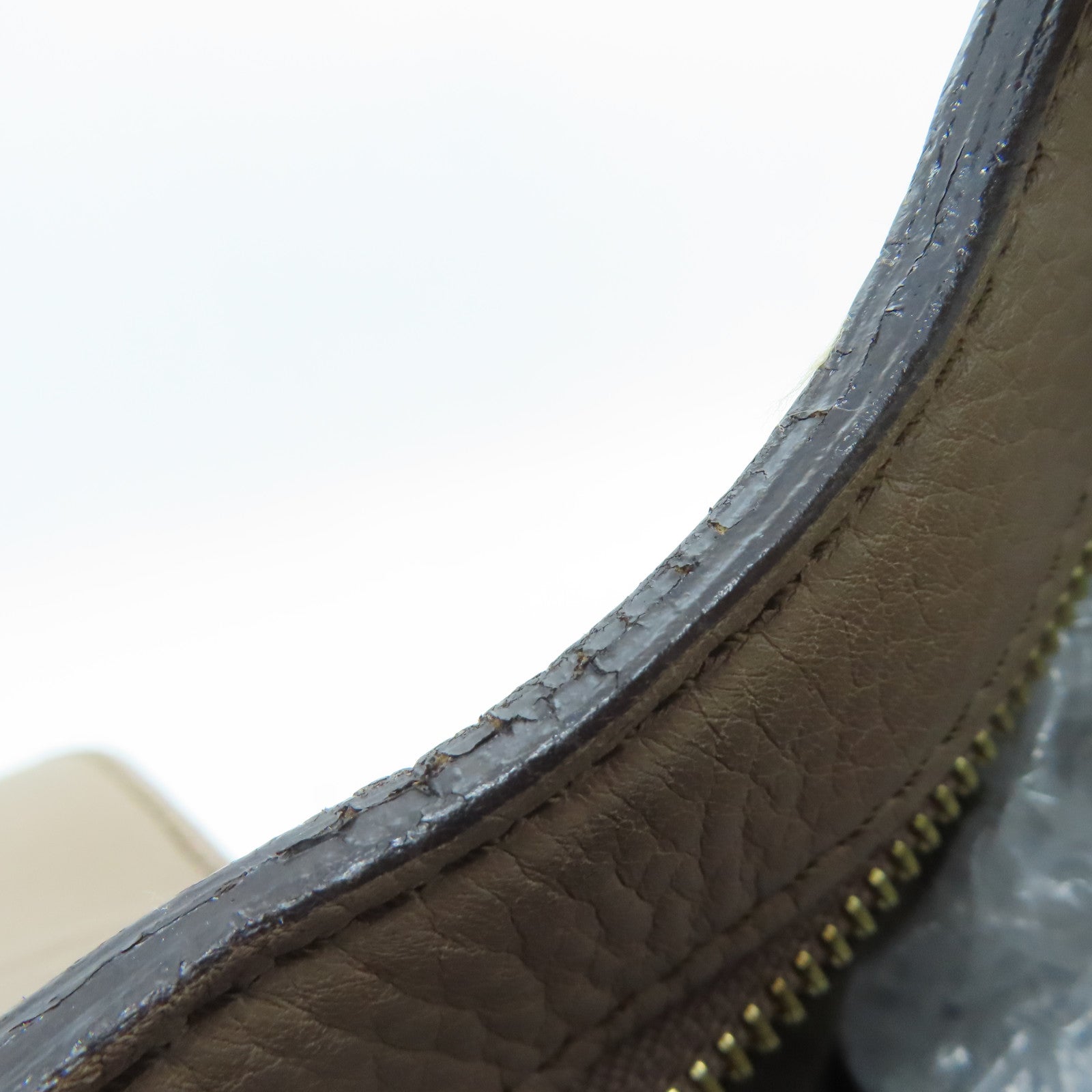 LOUIS VUITTON Mahina Solar PM Shoulder Bag金扣肩背袋杏色