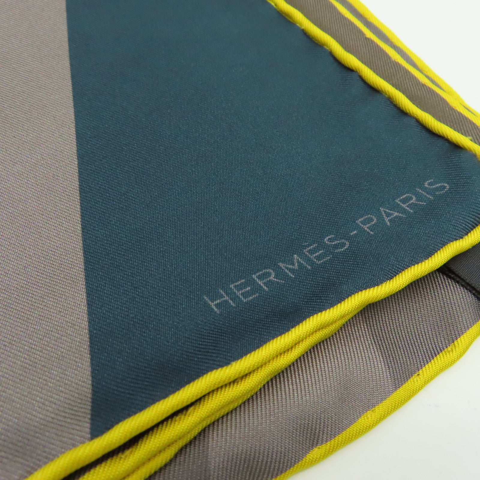 HERMES 絲質Scarf 90x90絲巾灰色/黃色/彩色