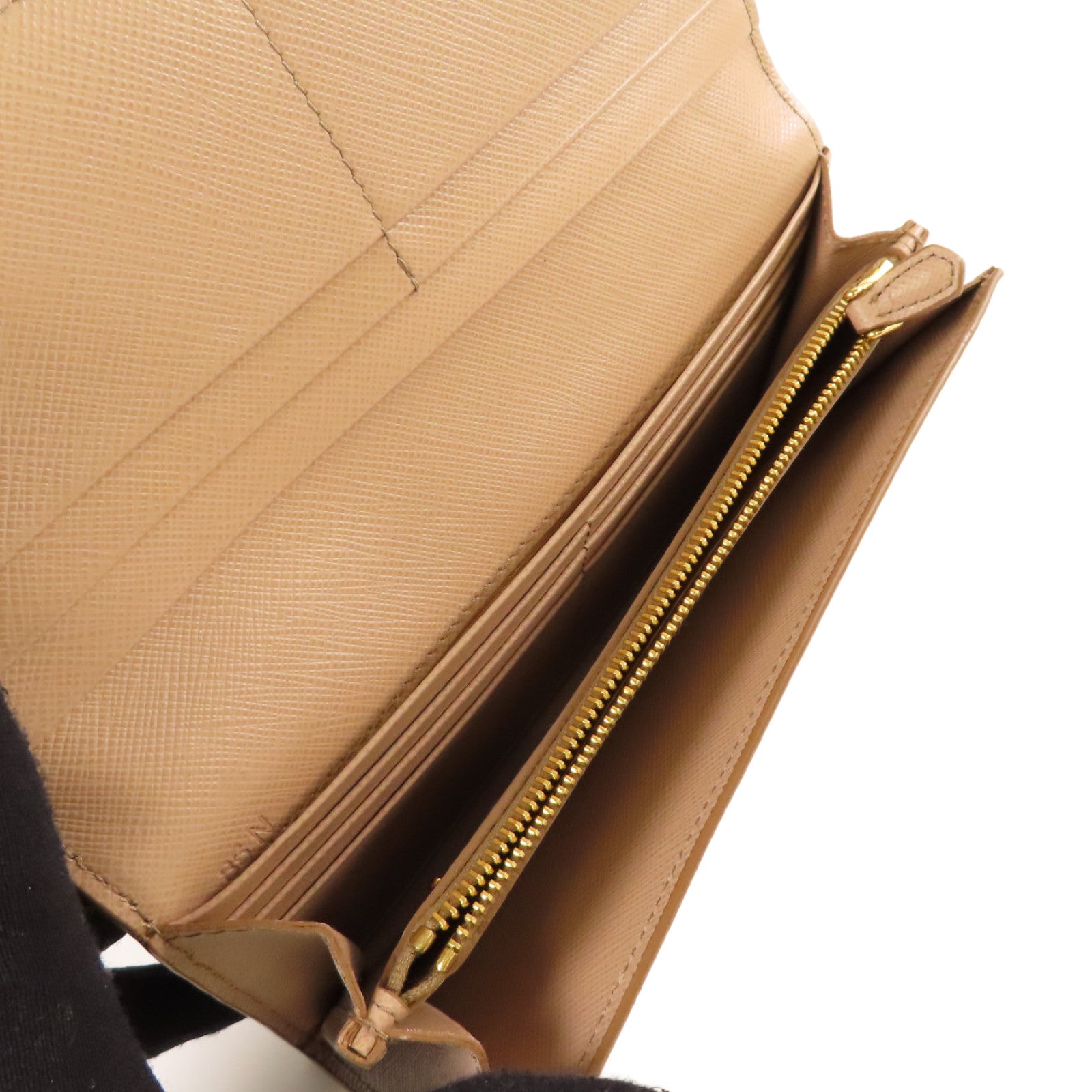 PRADA Saffiano皮革Long Wallet金扣長錢包杏色