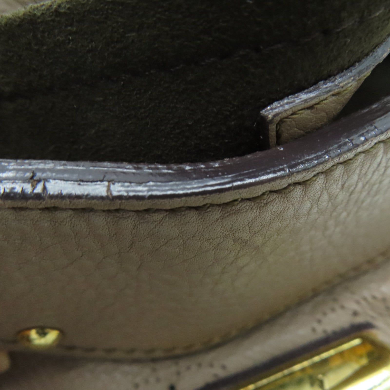 LOUIS VUITTON Mahina Solar PM Shoulder Bag金扣肩背袋杏色