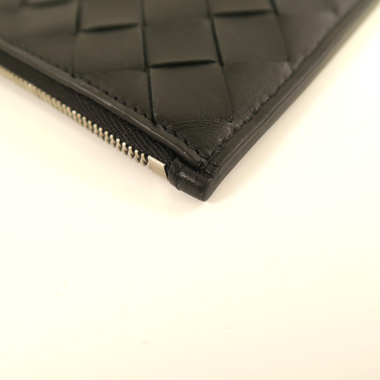 BOTTEGA VENETA 織紋牛皮皮革Pouch With Card Case銀扣手拿包黑色