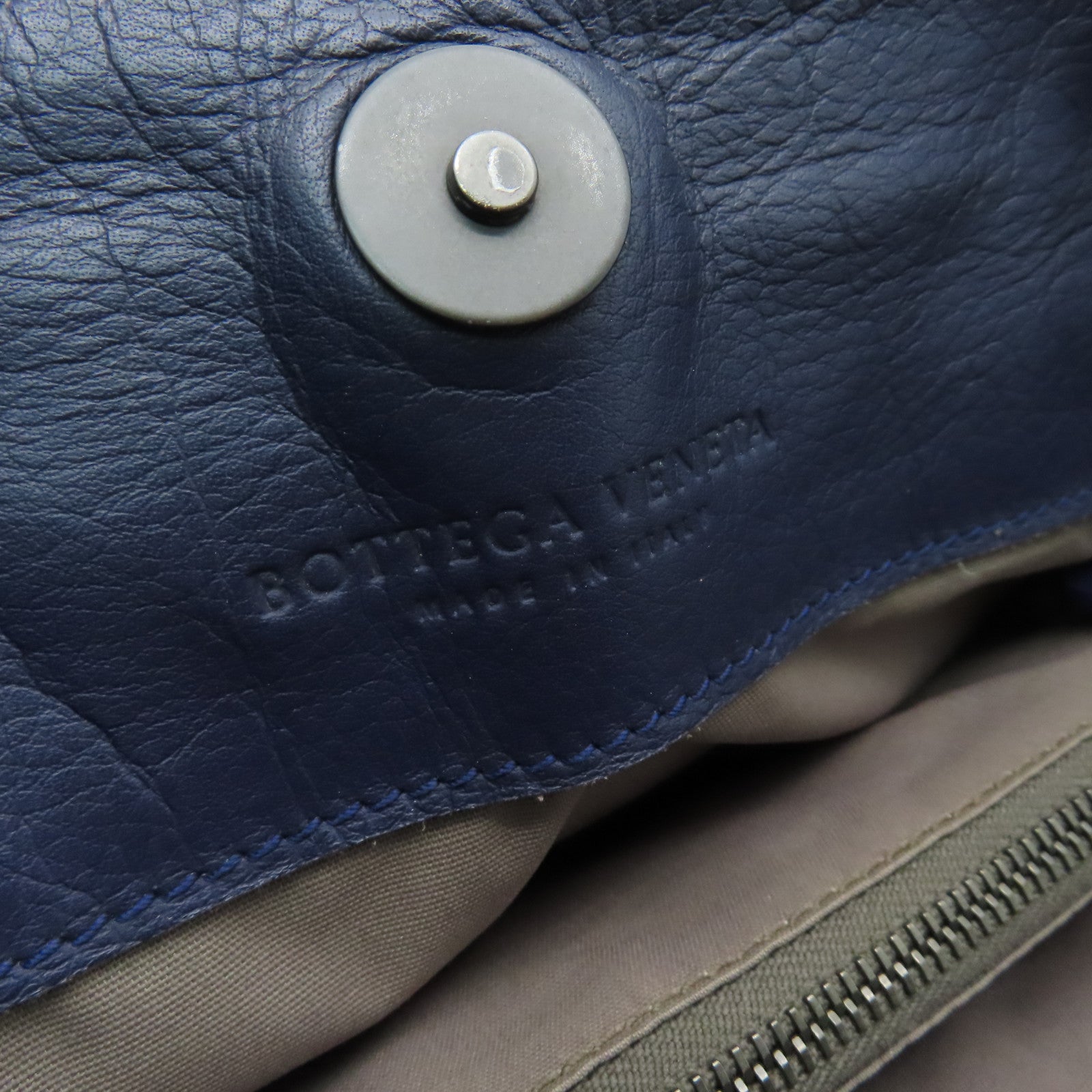 BOTTEGA VENETA Textured Leather Handbag Purple