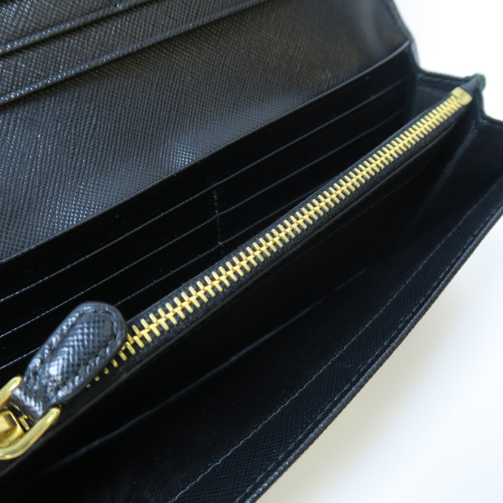 PRADA Saffiano皮革Long wallet金扣長錢包黑色