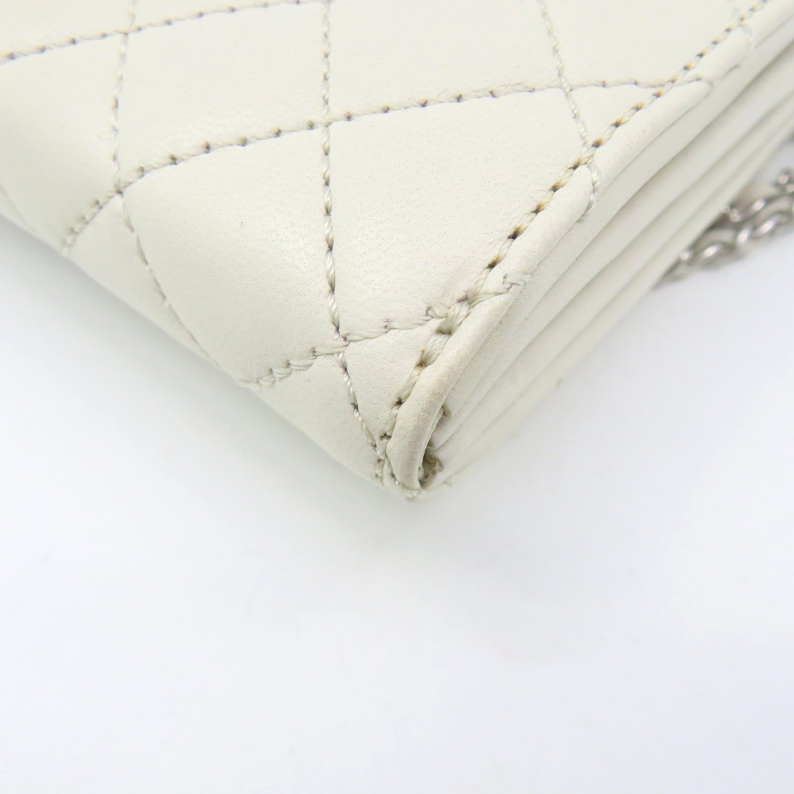CHANEL 【激減優惠】菱格羊皮皮革Chain Shoulder Bag銀扣鏈帶肩背袋米白色