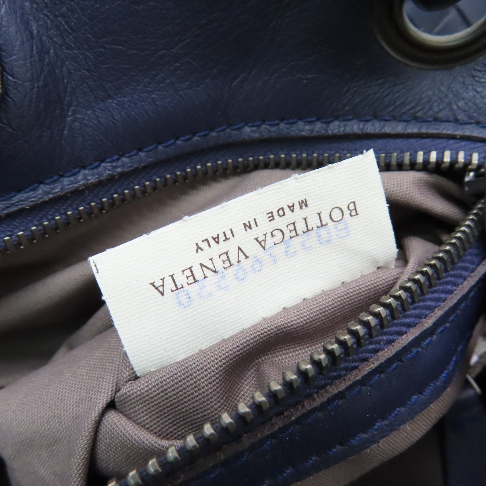 BOTTEGA VENETA Textured Leather Handbag Purple