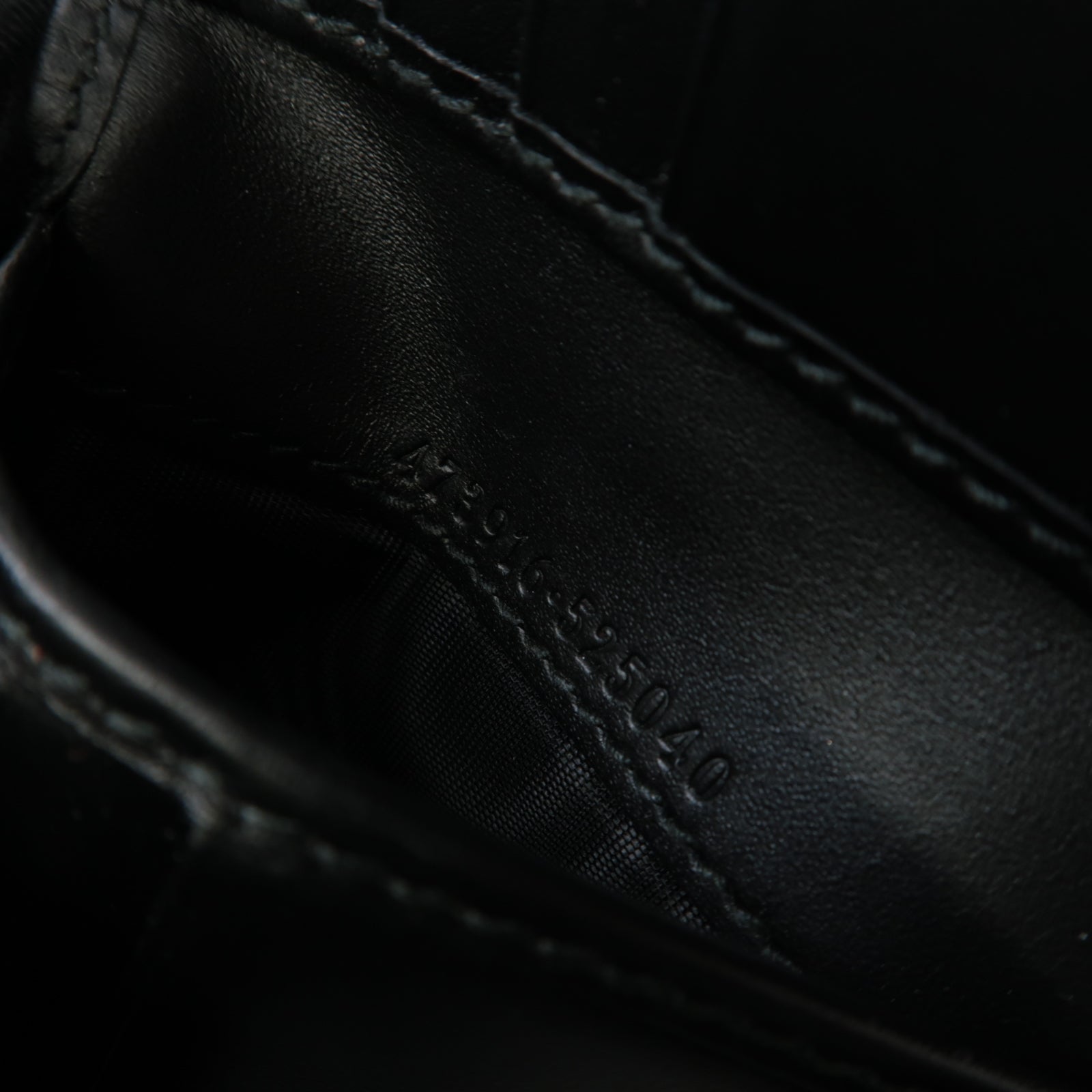 GUCCI 牛皮皮革Wallet銀扣錢包黒色