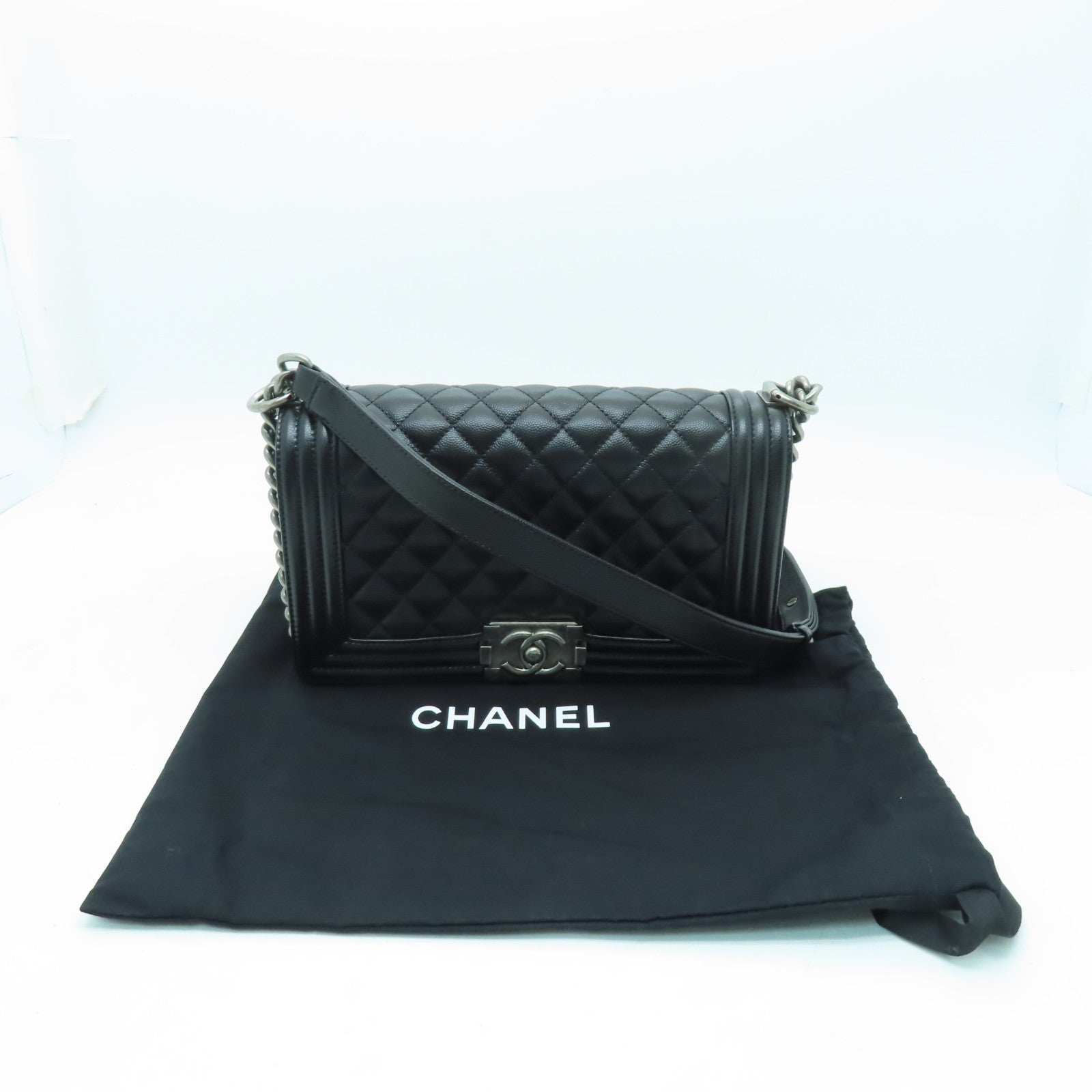 CHANEL 菱格Caviar皮革Boy 25鏈帶肩背袋黑色