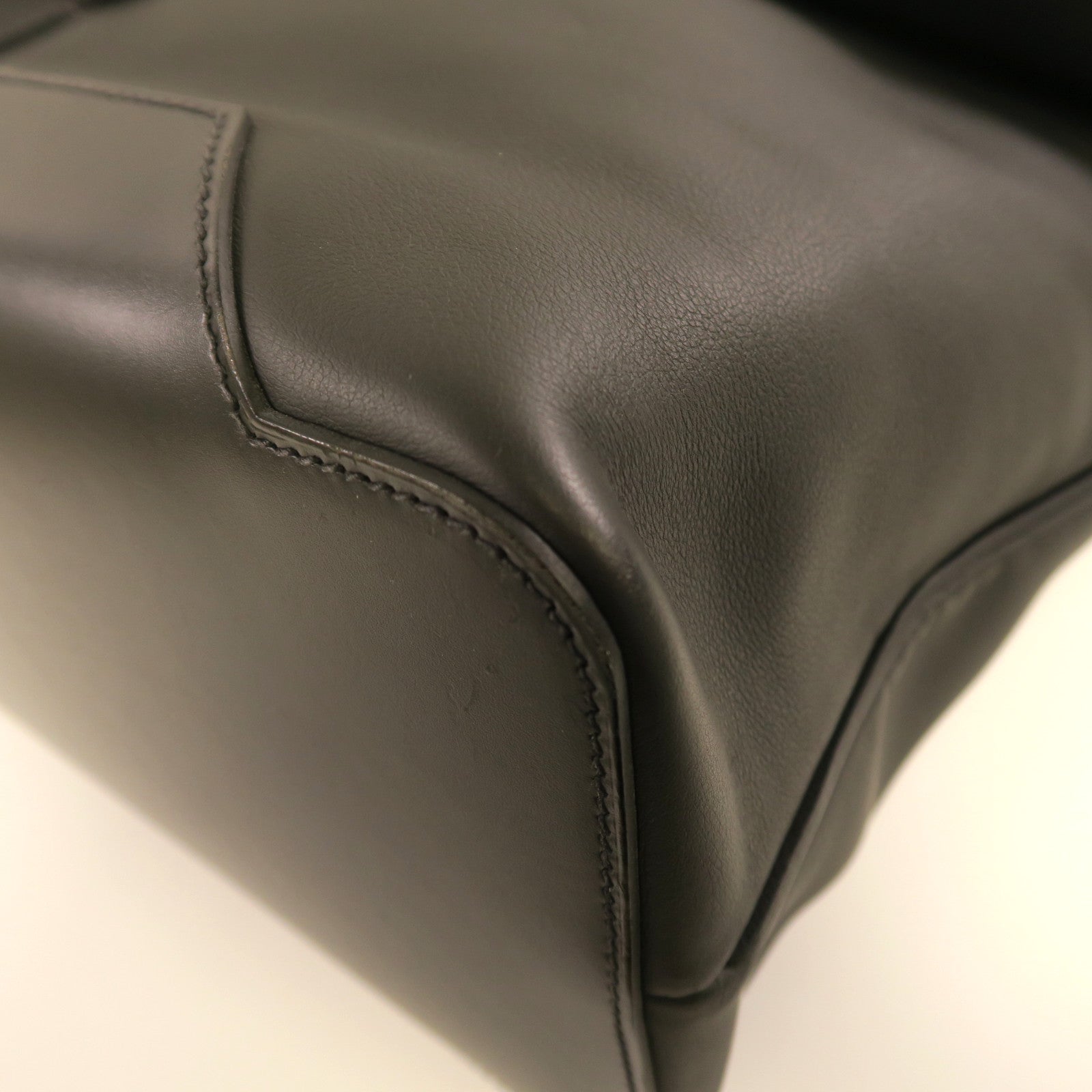 HERMES Taurillon Cristobal皮革Cityslide Messenger銀扣肩背袋黑色/檸檬黃色