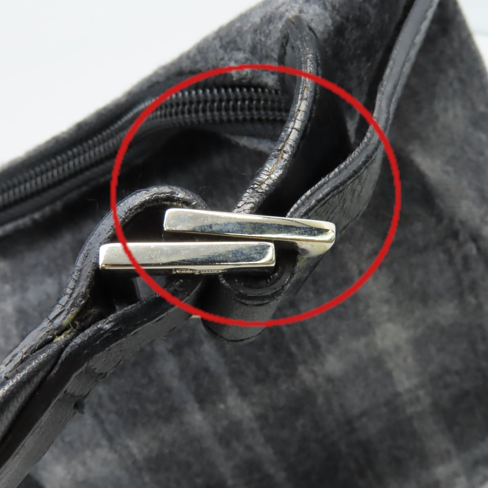 Salvatore Ferragamo 帆布Shoulder Bag肩背袋碳灰色