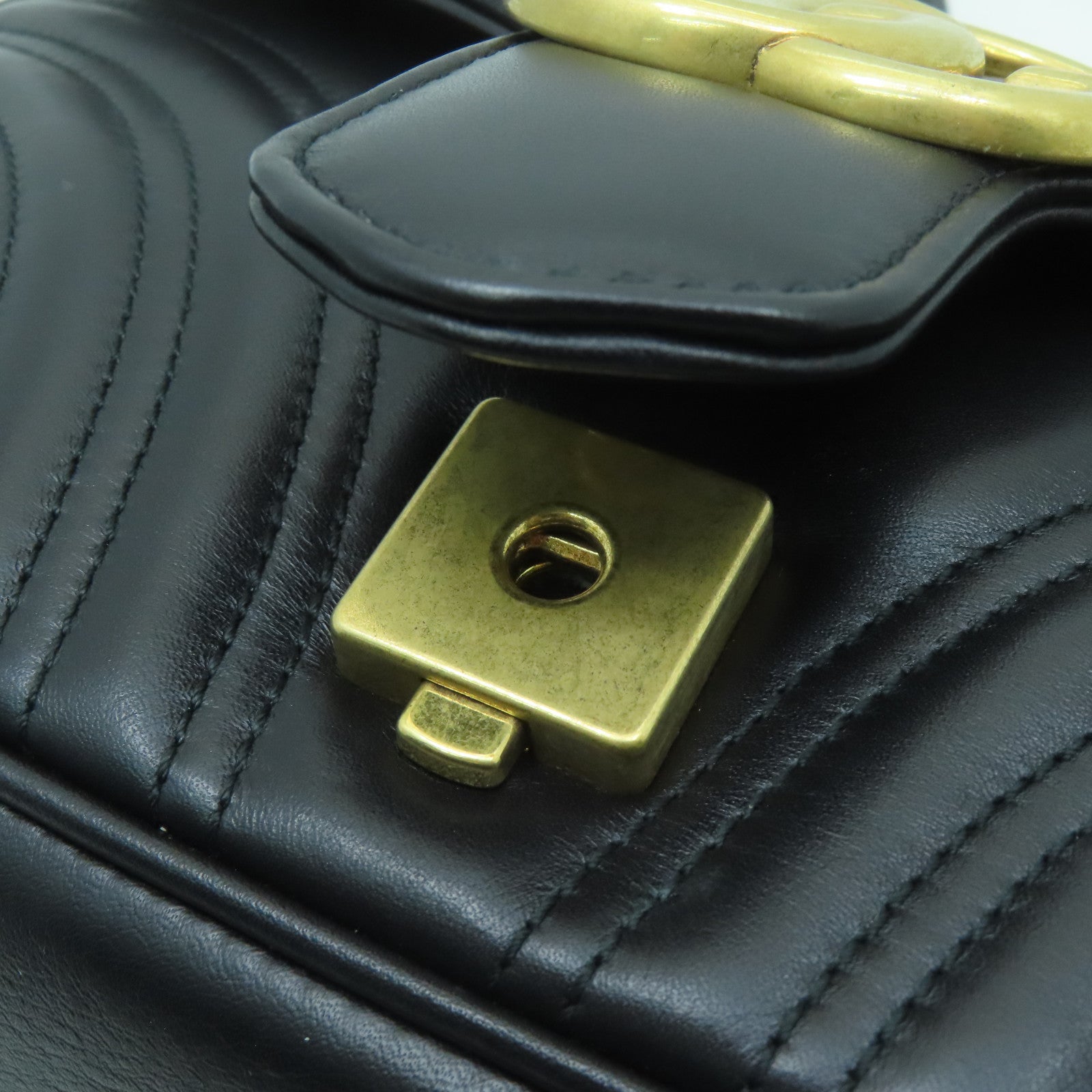 GUCCI 牛皮皮革GG Marmont Shoulder Bag金扣鏈帶肩背袋黑色