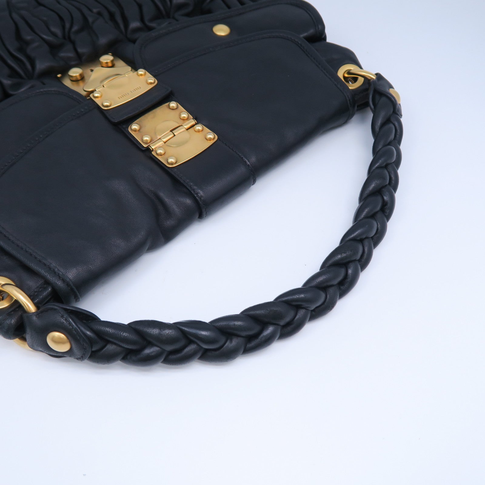 Miu Miu 羊皮皮革Shoulder Bag金扣肩背袋黑色