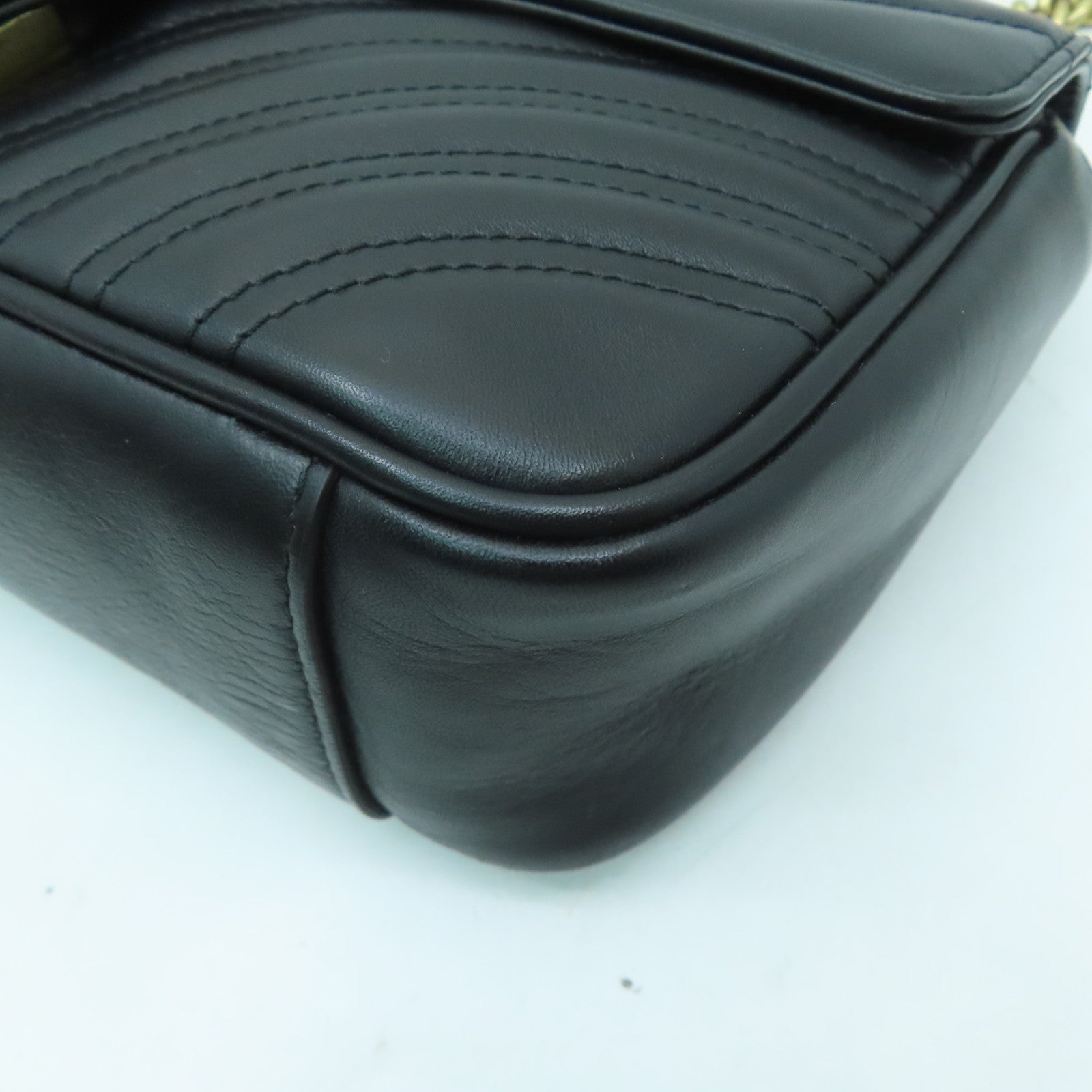 GUCCI 牛皮皮革GG Marmont Shoulder Bag金扣鏈帶肩背袋黑色