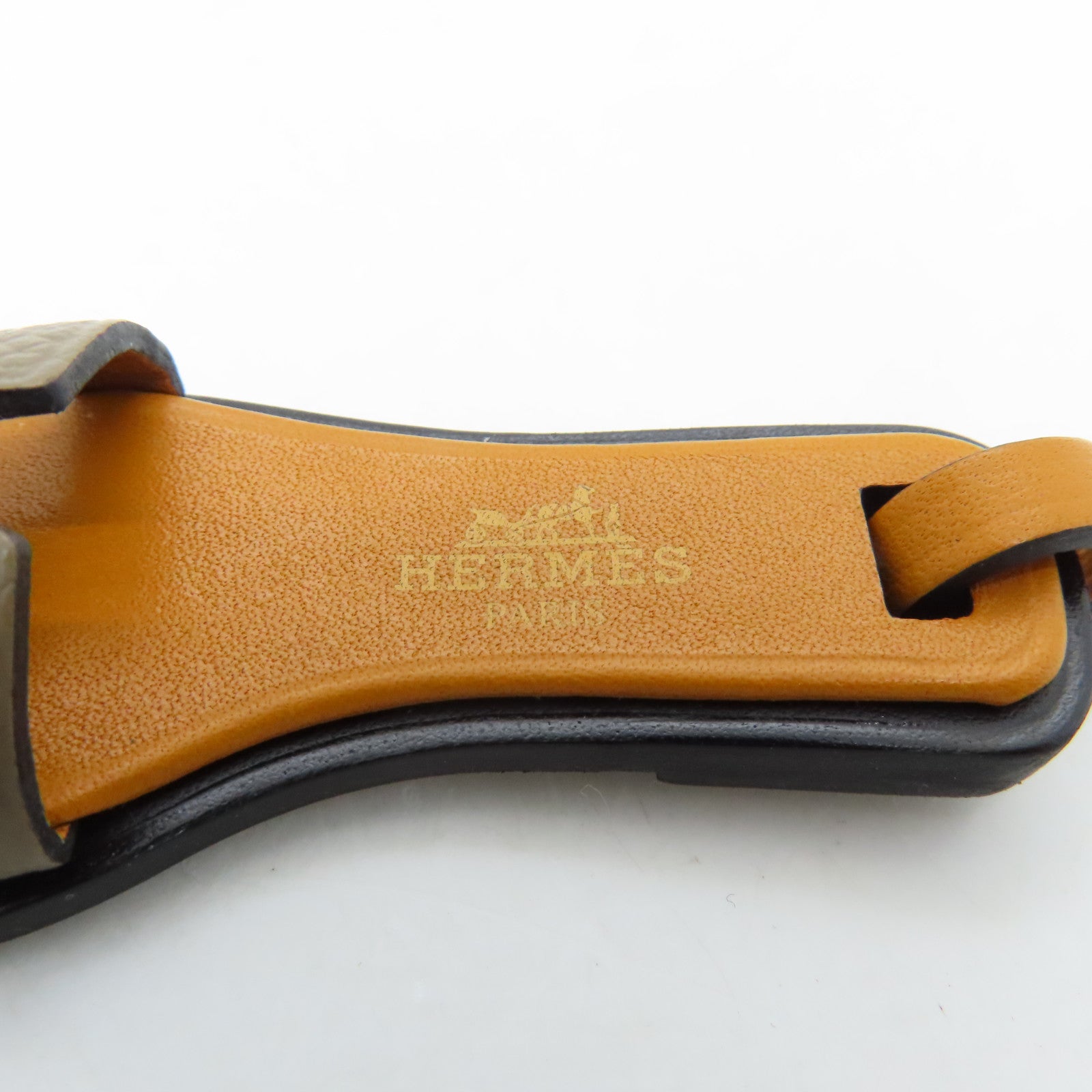 HERMES 【激減優惠】Epsom皮革Oran Nano Charm掛飾Etoupe啡色