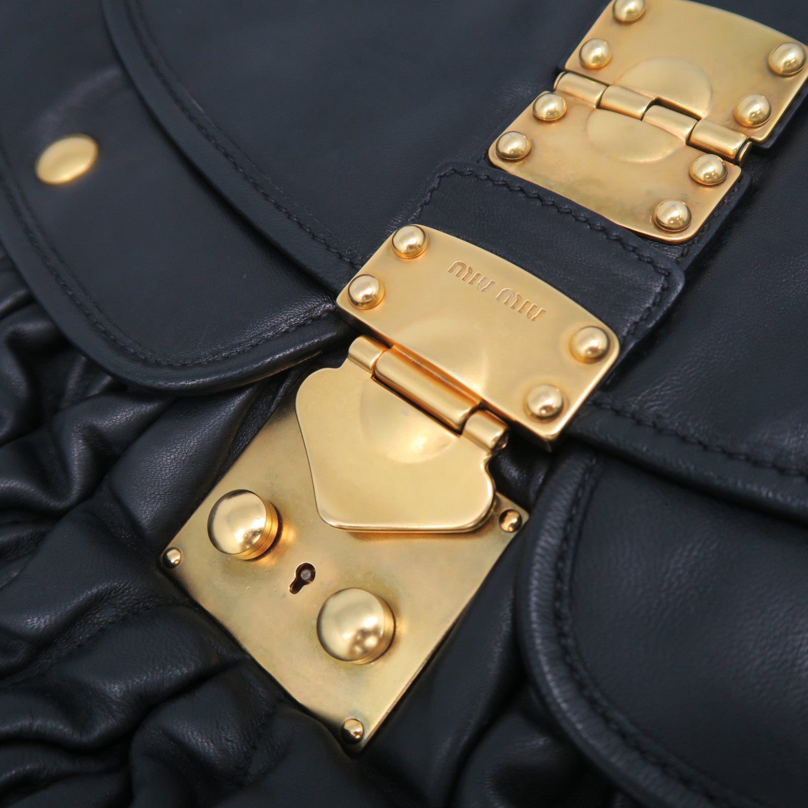 Miu Miu 羊皮皮革Shoulder Bag金扣肩背袋黑色