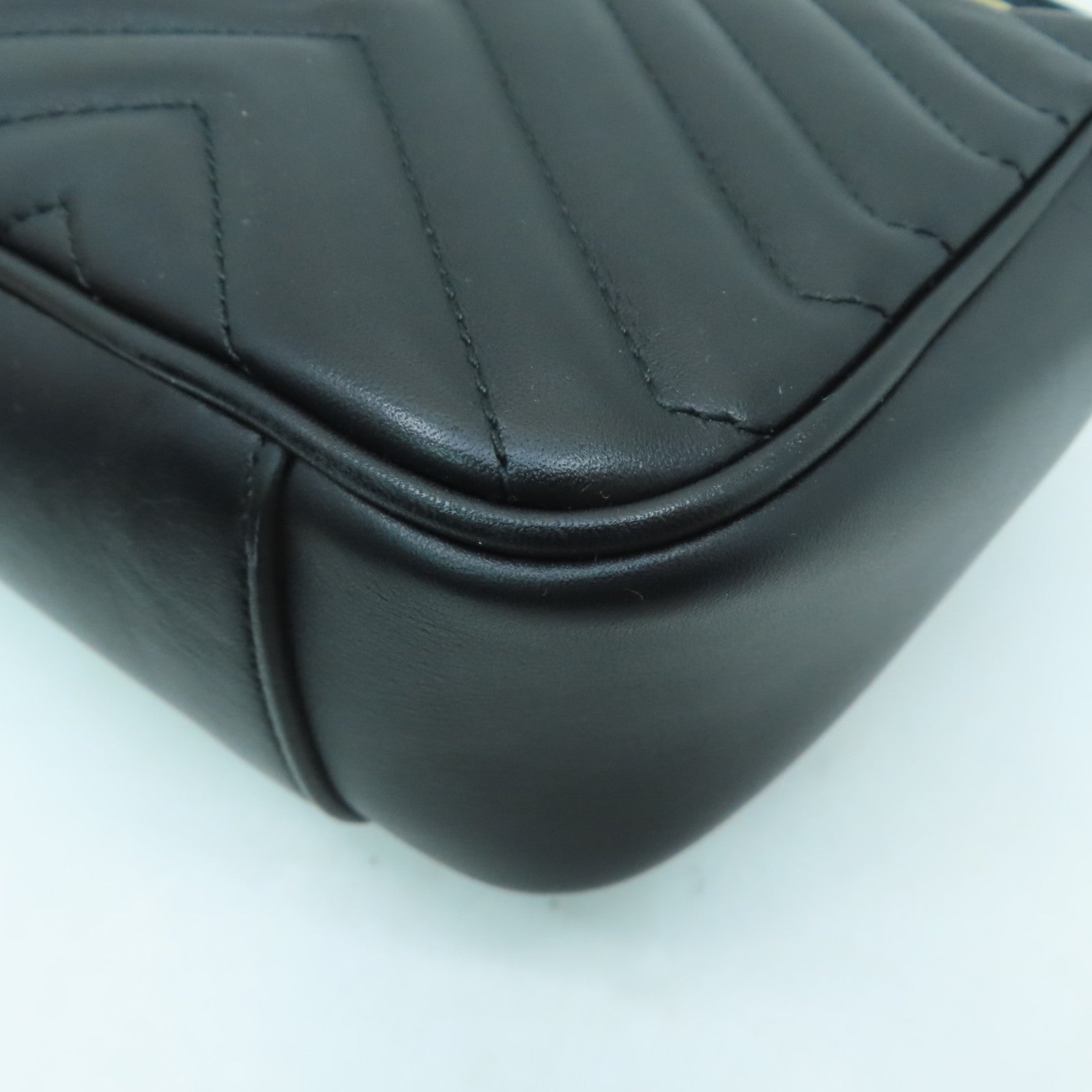 GUCCI 牛皮皮革GG Marmont Shoulder Bag金扣鏈帶肩背袋黑色