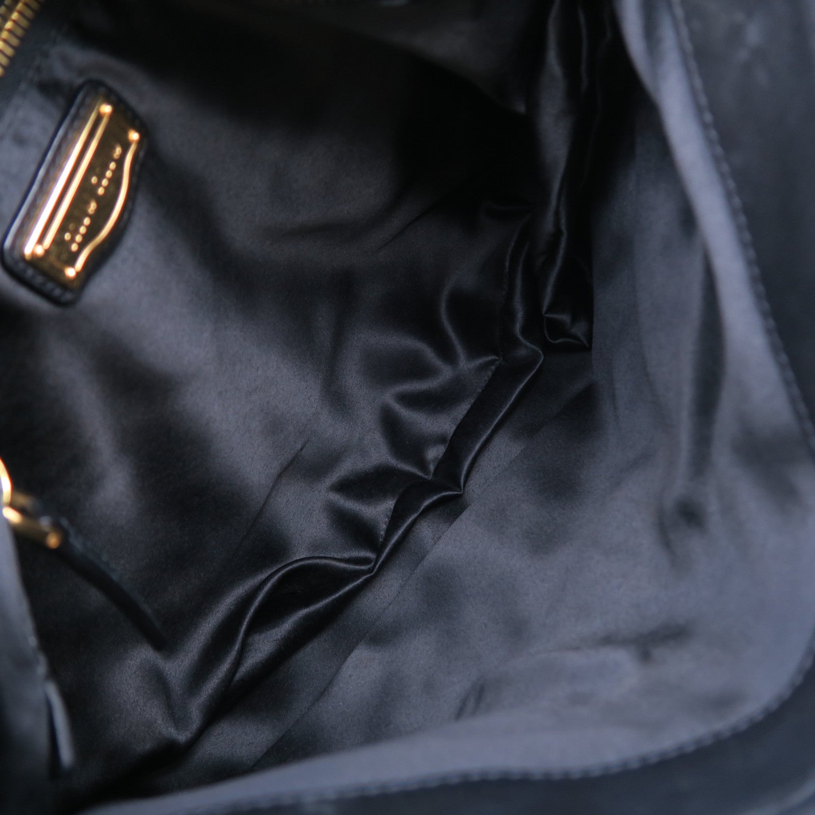 Miu Miu 羊皮皮革Shoulder Bag金扣肩背袋黑色