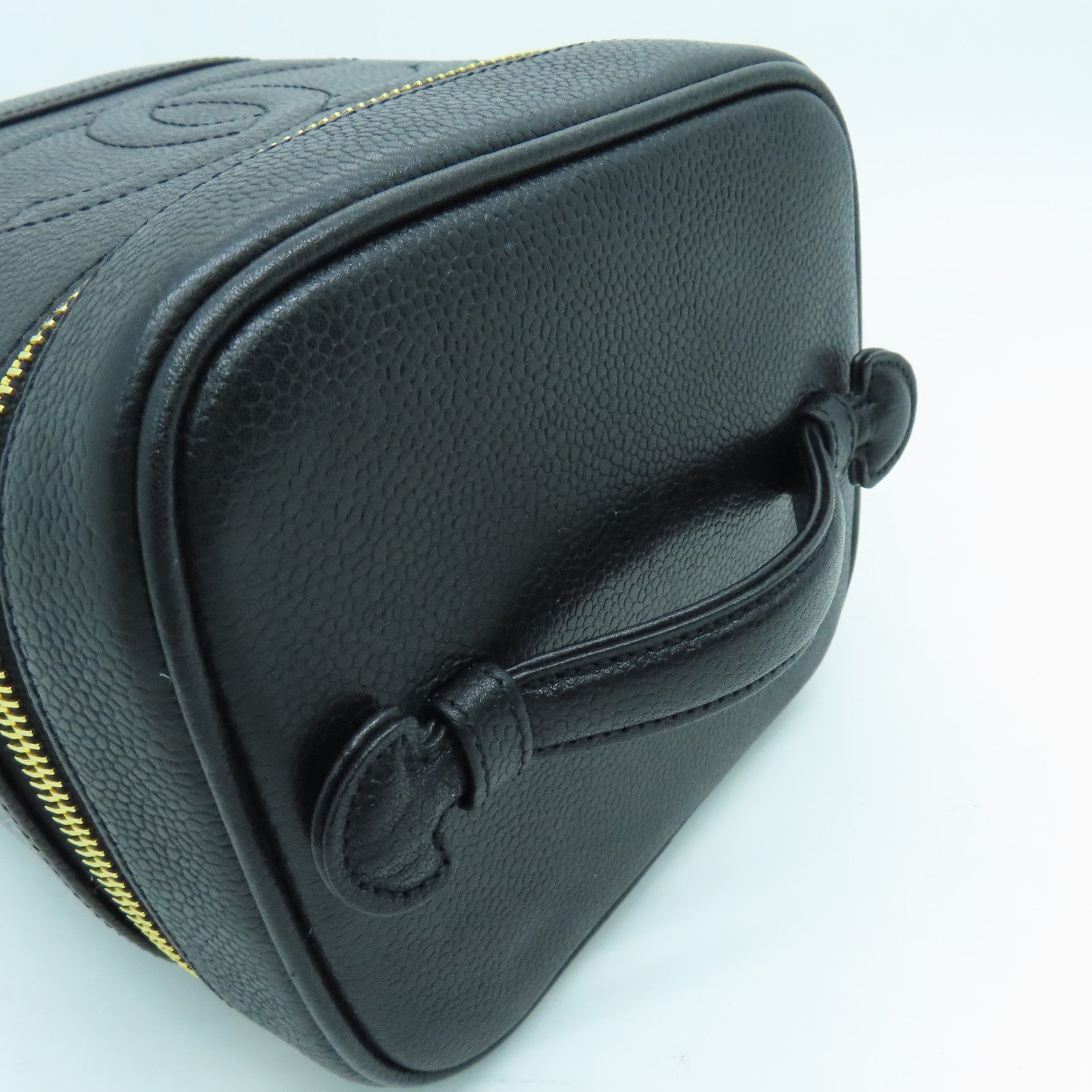 CHANEL Caviar皮革Handbag金扣手挽袋黑色