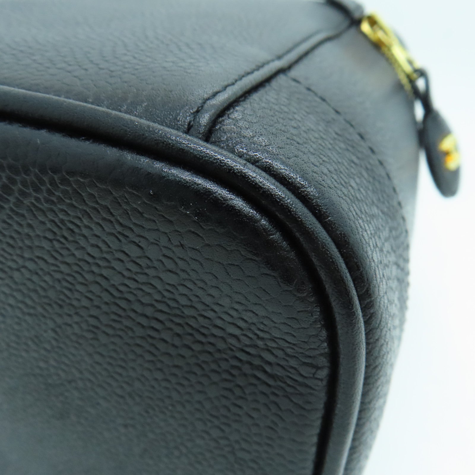 CHANEL Caviar皮革Handbag金扣手挽袋黑色