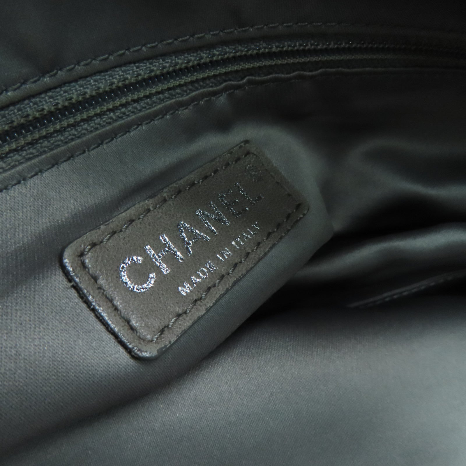 CHANEL 菱格羊皮皮革Chain Shoulder Bag银扣链带肩背袋黑色