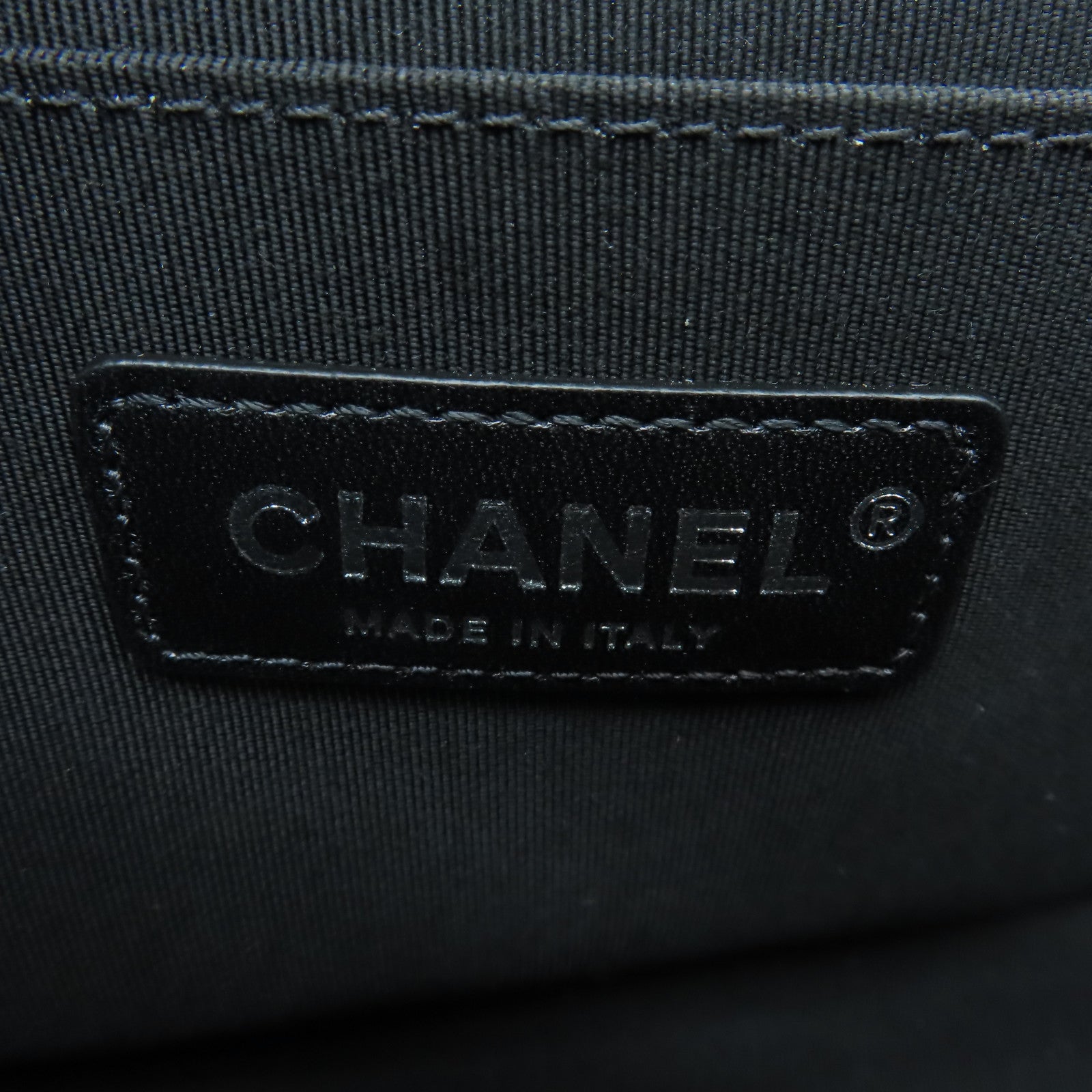 CHANEL 菱格Caviar皮革Boy 25鏈帶肩背袋黑色