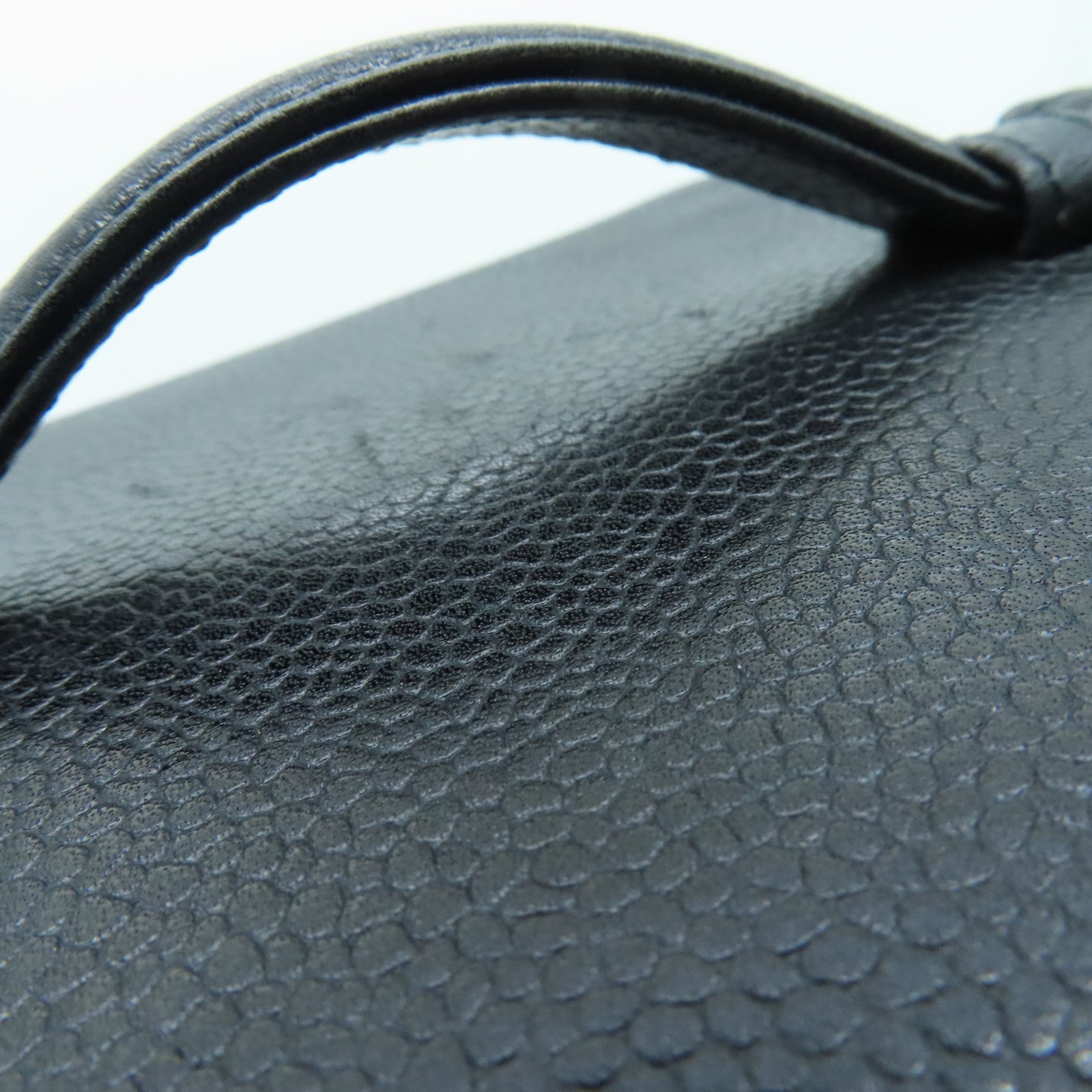 CHANEL Caviar皮革Handbag金扣手挽袋黑色
