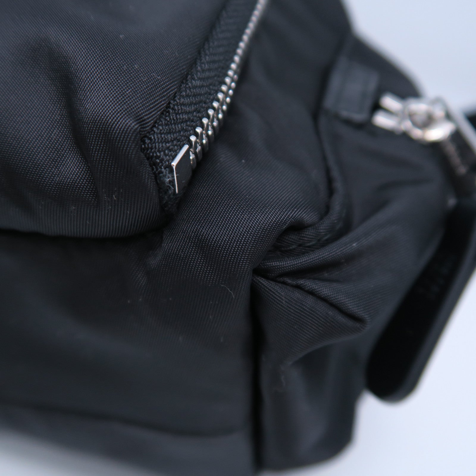 BURBERRY 尼龍Backpack銀扣背包黑色