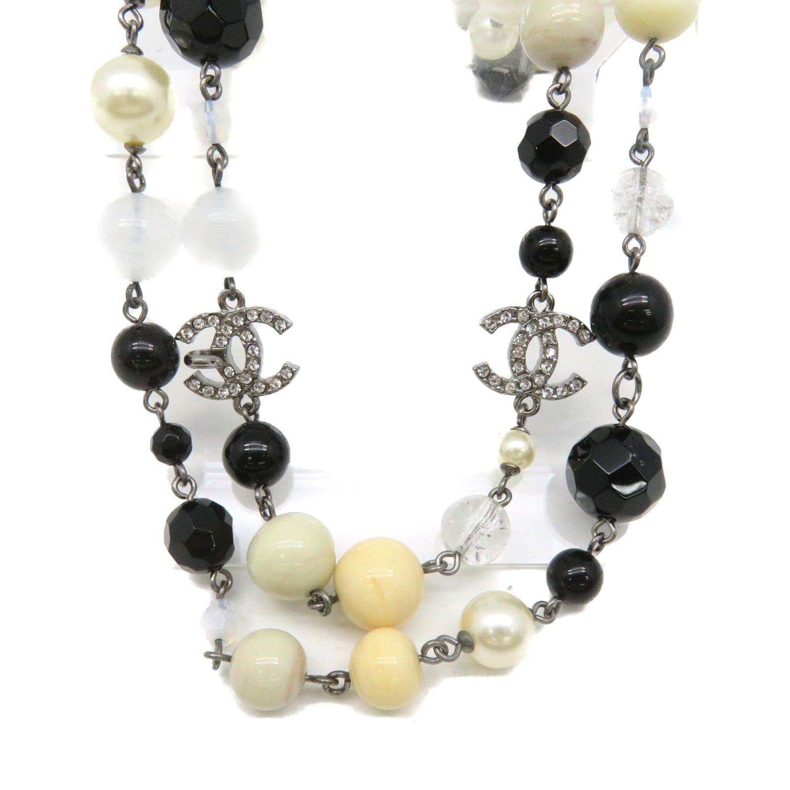 CHANEL Metal/Imitation Pearl CC Necklace Pearl/Clear/Black/Silver