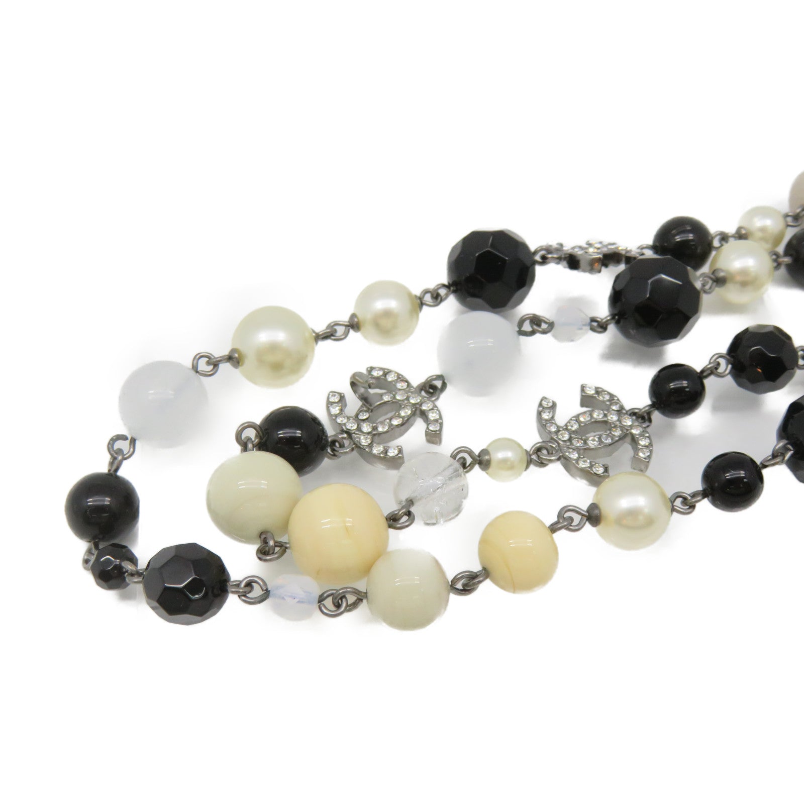 CHANEL Metal/Imitation Pearl CC Necklace Pearl/Clear/Black/Silver
