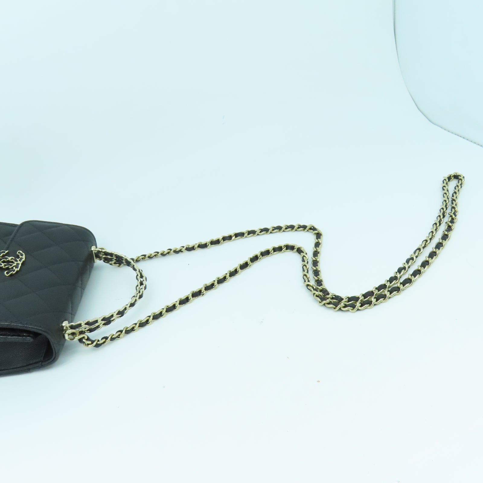 CHANEL 菱格Caviar皮革Chain Shoulder銀扣鏈帶手挽肩背兩用袋黑色