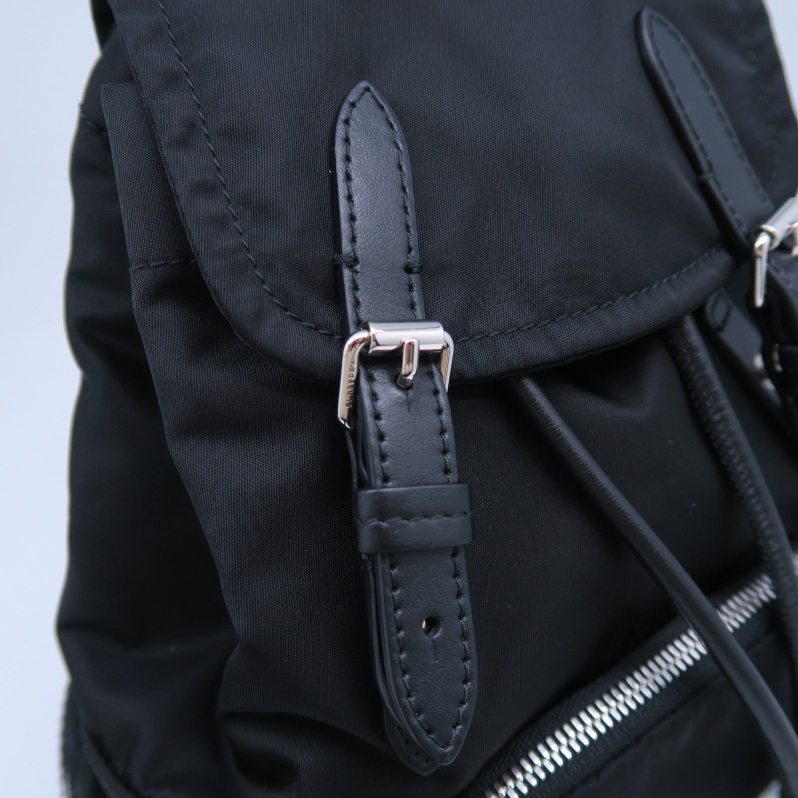 BURBERRY 尼龍Backpack銀扣背包黑色