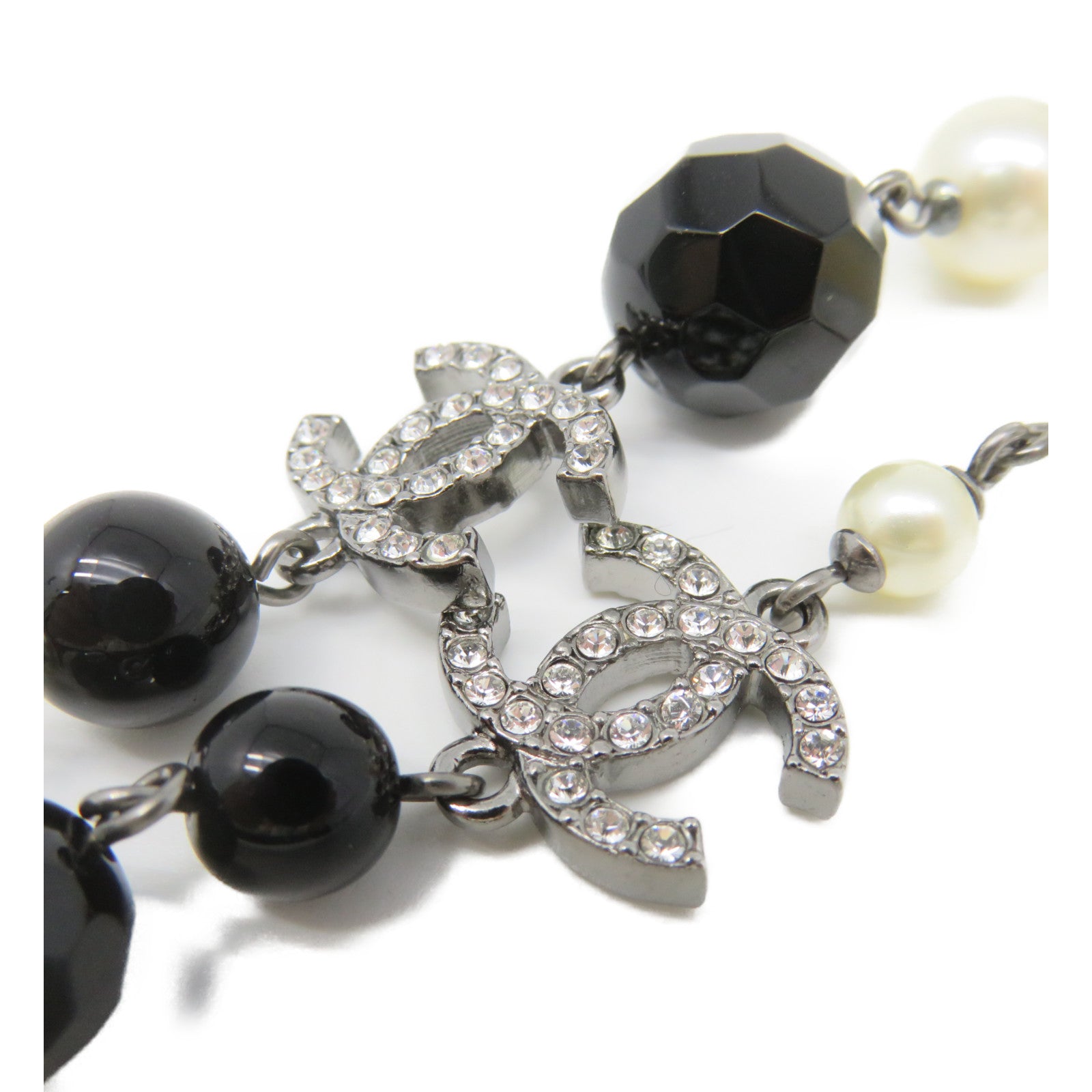 CHANEL Metal/Imitation Pearl CC Necklace Pearl/Clear/Black/Silver