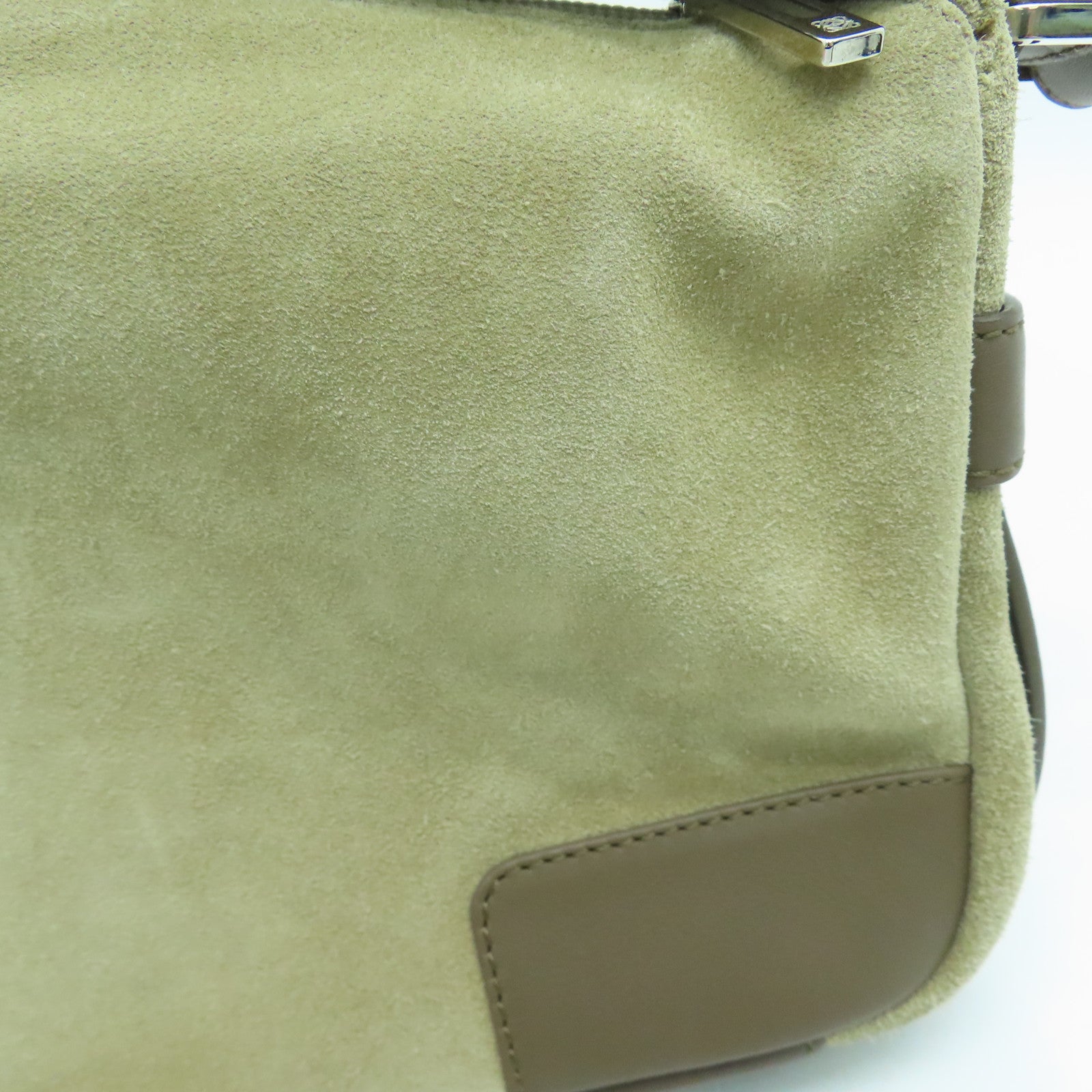 LOEWE 麂皮牛革Shoulder Bag银扣肩背袋杏色