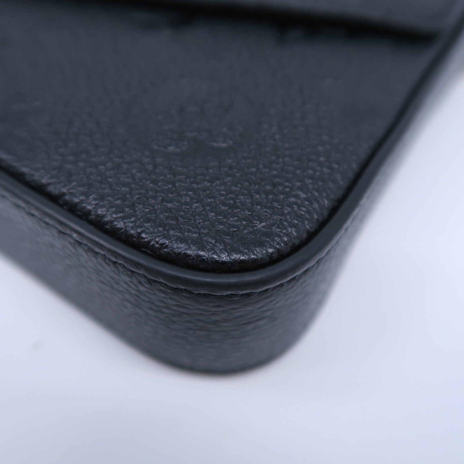 LOUIS VUITTON Monogram Empreinte Felicie Pochette金扣鏈帶肩背袋黑色