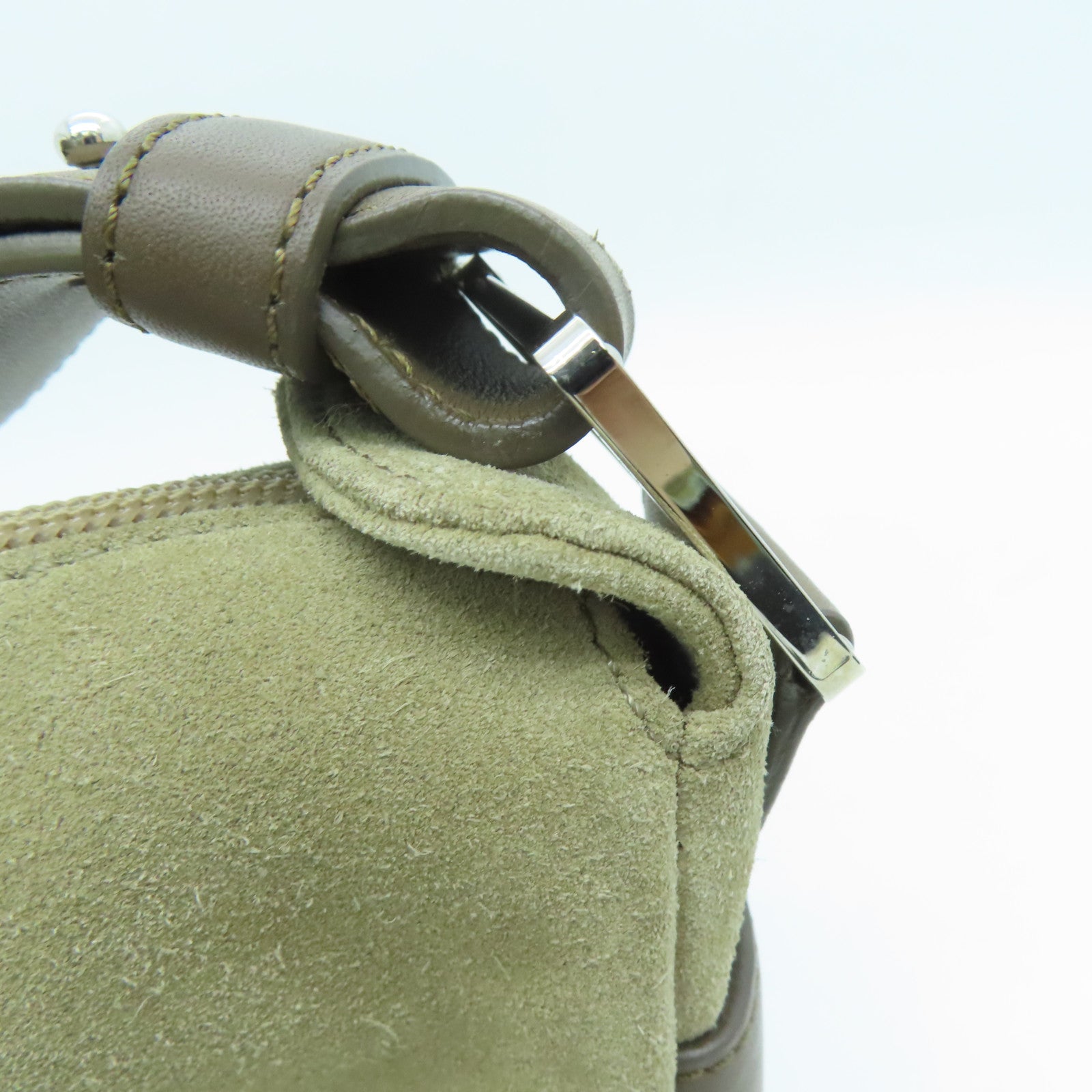 LOEWE 麂皮牛革Shoulder Bag银扣肩背袋杏色