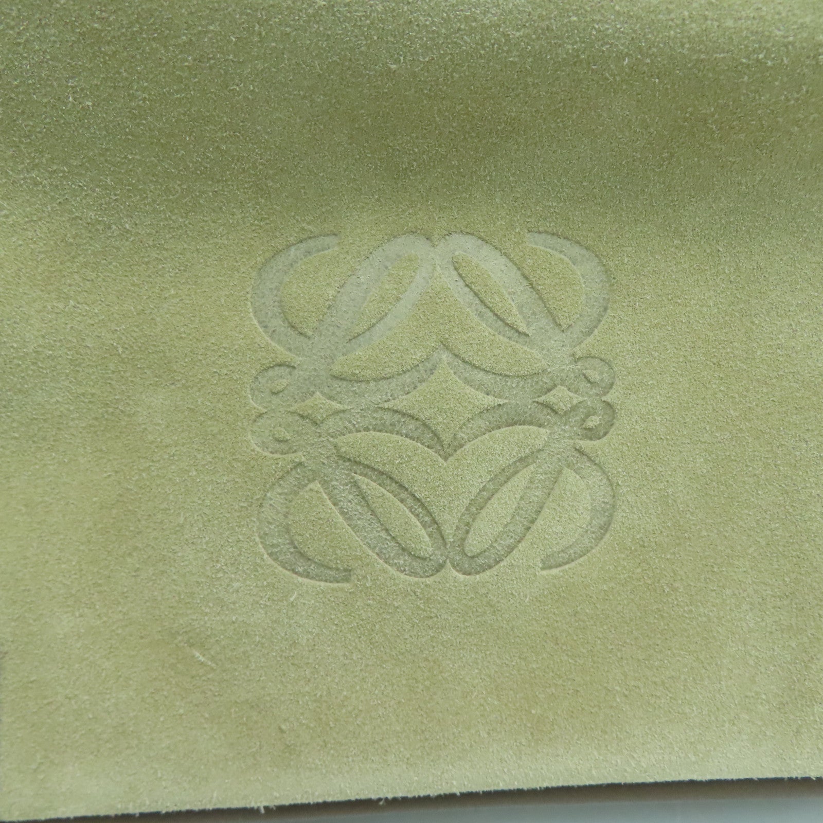 LOEWE 麂皮牛革Shoulder Bag银扣肩背袋杏色