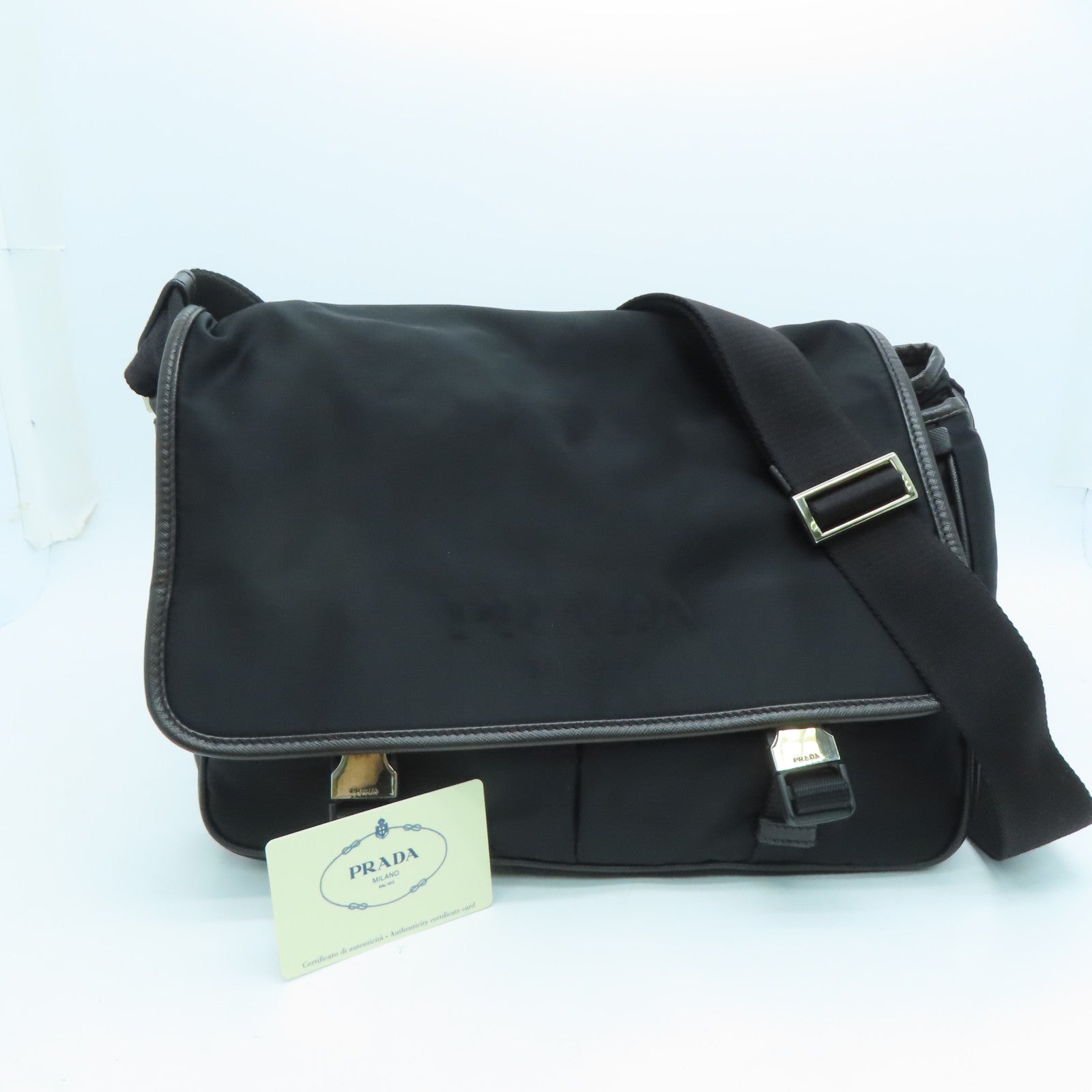 PRADA 尼龍Shoulder Bag銀色肩背袋黑色
