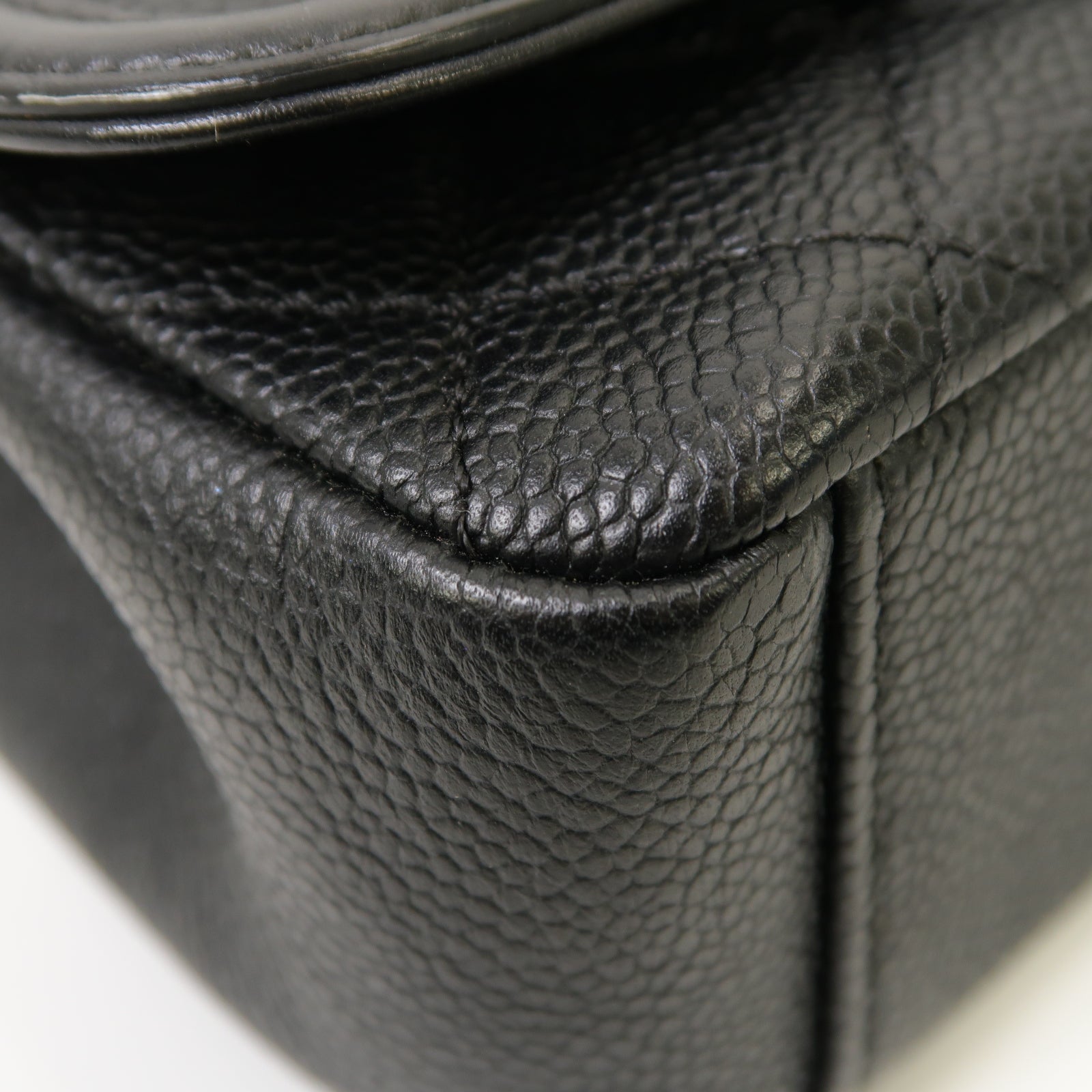 CHANEL 菱格Caviar皮革Chain Shoulder Bag金扣鏈帶肩背袋黒色