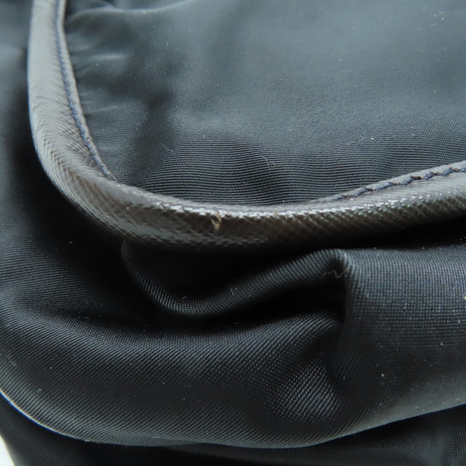 PRADA 尼龍Shoulder Bag銀色肩背袋黑色
