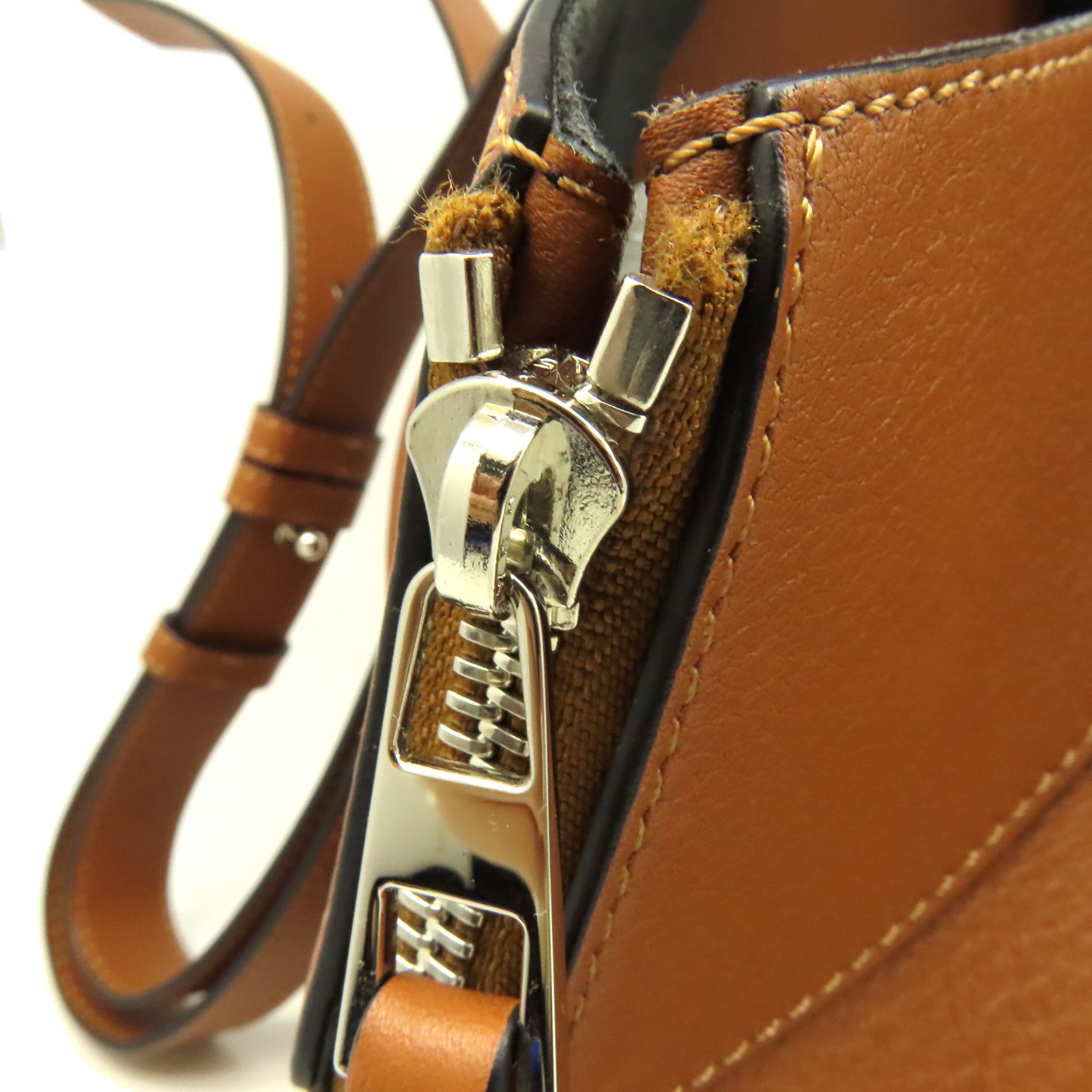LOEWE 牛皮皮革Hammock Small 2Way Shoulder Bag手挽肩背兩用袋啡色