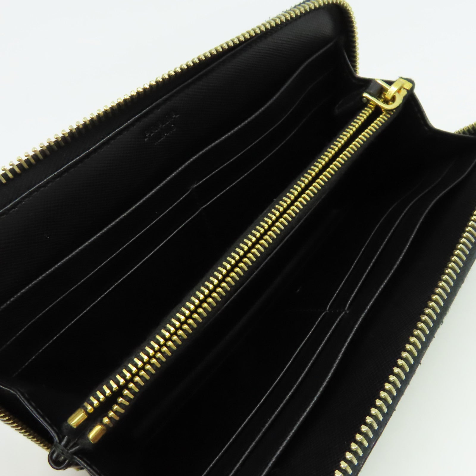 PRADA Saffiano皮革Zipper Long Wallet拉鏈長錢包黑色